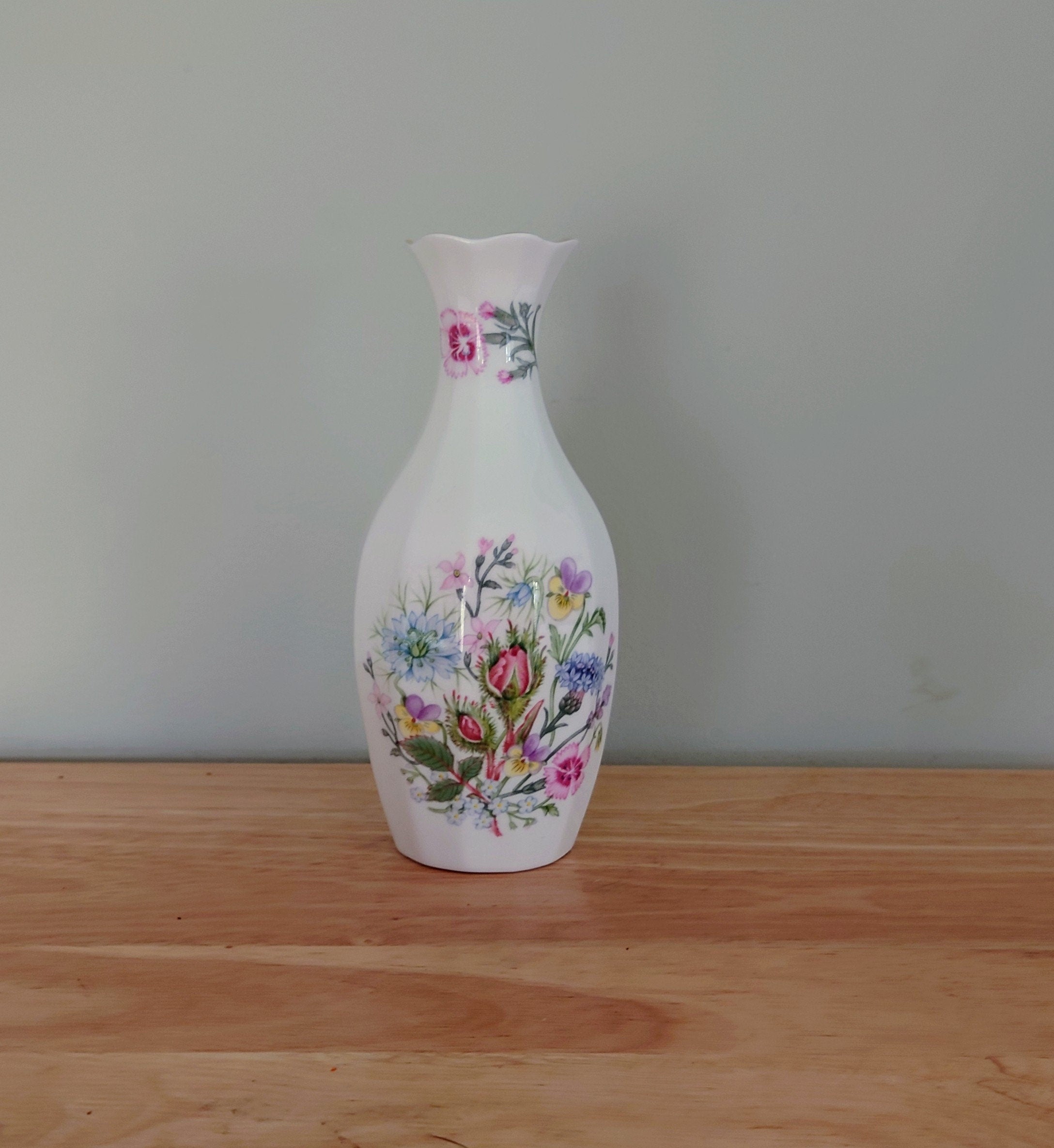 Wild Tudor Aynsley 6" Bud Vase Porcelain Made in England Wild Tudor Pattern Collectable Vintage Fine Porcelain Ceramic Floral Vase