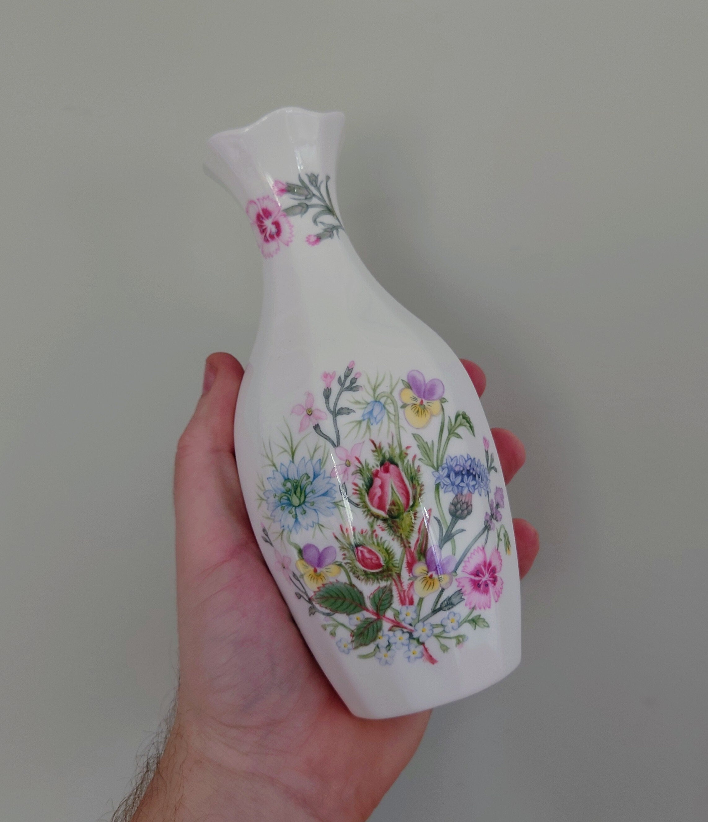 Wild Tudor Aynsley 6" Bud Vase Porcelain Made in England Wild Tudor Pattern Collectable Vintage Fine Porcelain Ceramic Floral Vase