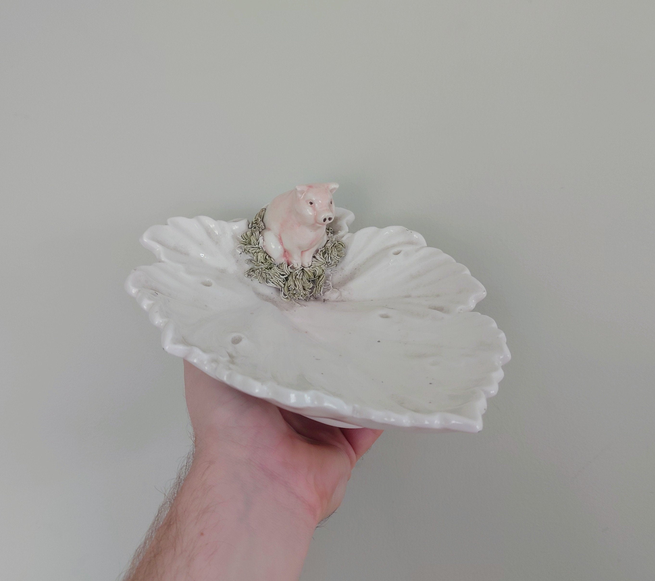 Vintage Ceramic Maple Leaf Pig Dish  Decorative Ornamental Leaf Décor Homeware Kitsch Earthenware Pottery Pig Key Dish Keyholder Tray