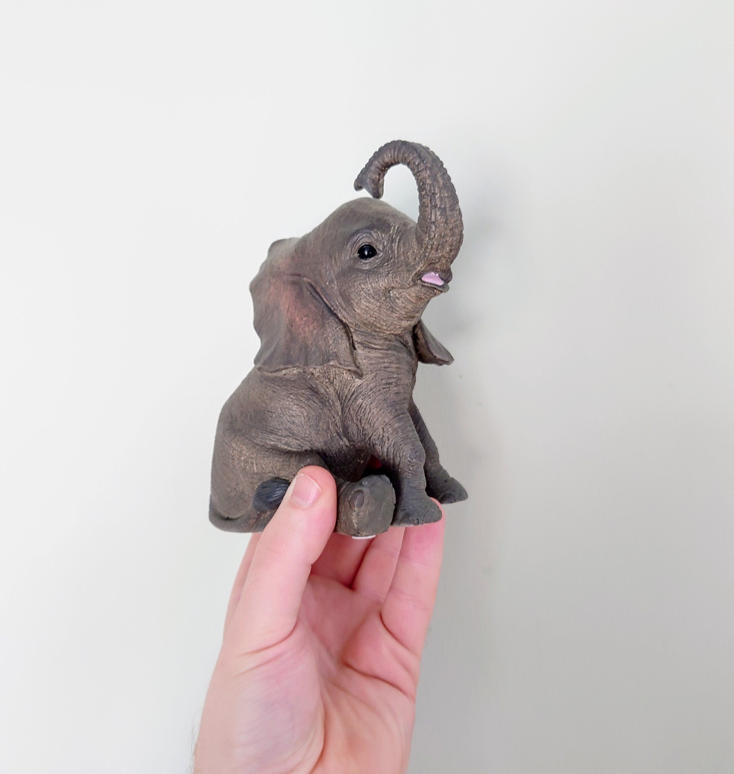 Vintage elephant Figurine Resin Collectable Animal Kitsch Bone China Mid Century Boxed  African Wildlife Trunk Up Good Luck Leonardo