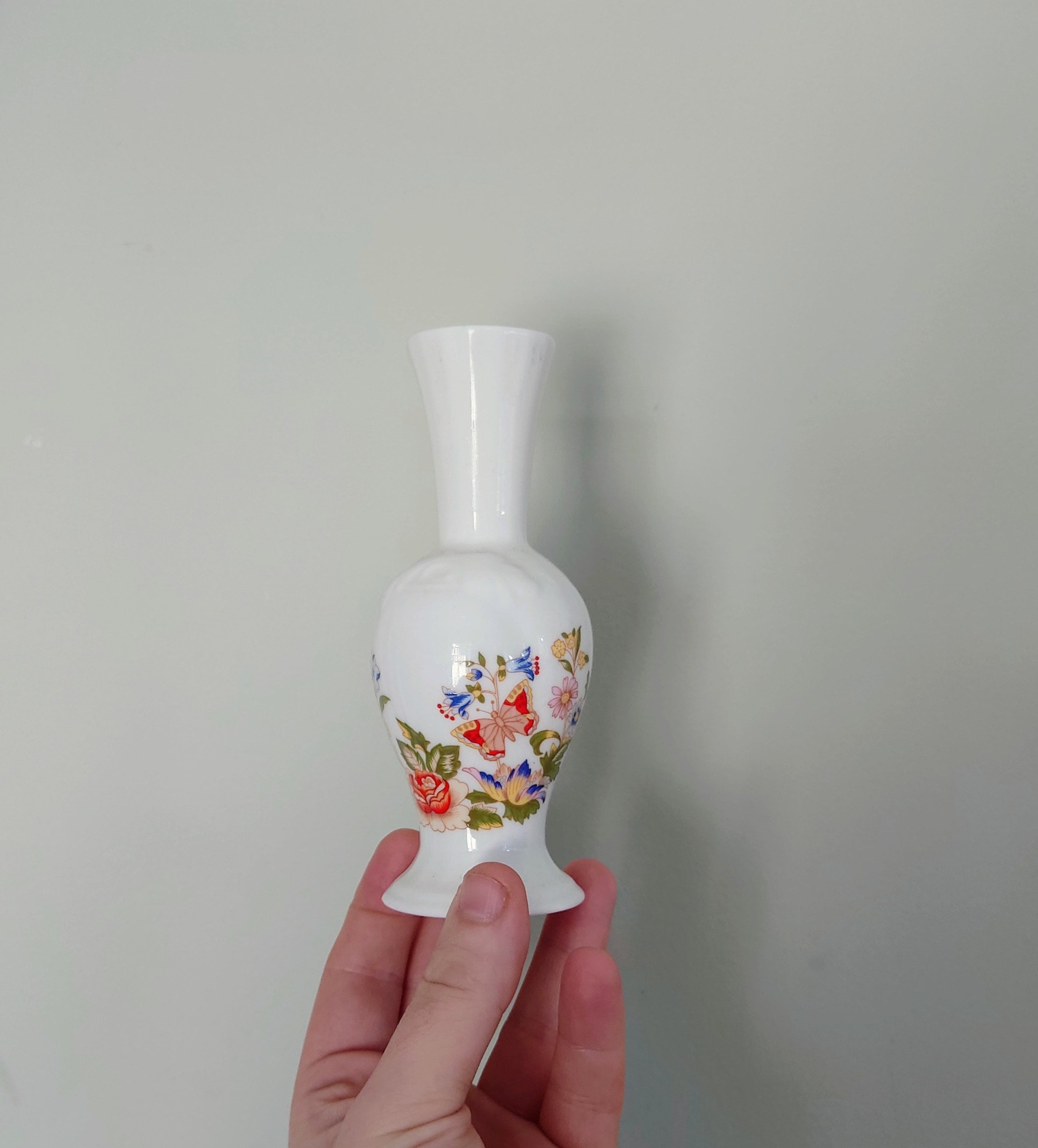 Aynsley Small Bud Vase Cottage Garden Fine Bone China Porcelain Made in England Country Cottage Pattern Collectable Vintage