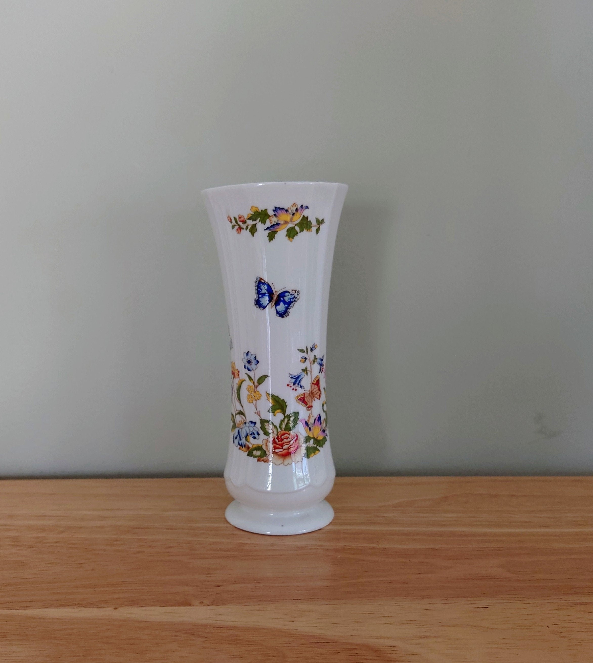 Aynsley bouquet Vase Small Posey Cottage Garden Fine Bone China Porcelain Made in England Country Cottage Pattern Collectable Vintage