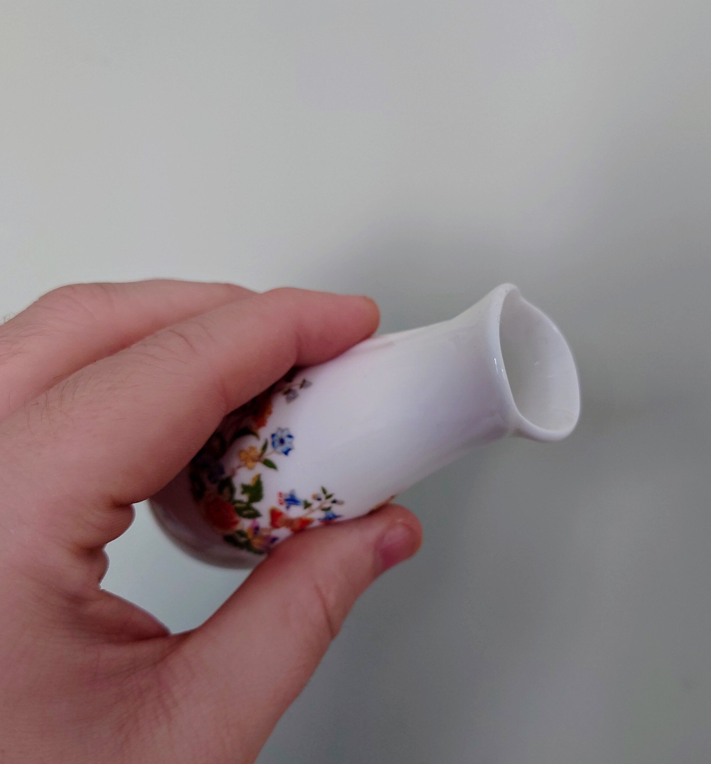 Cottage Garden Aynsley Bud Vase Frill Small Globe Vase Porcelain Made in England Cottage Garden Pattern Collectable Vintage Aynsley Gift