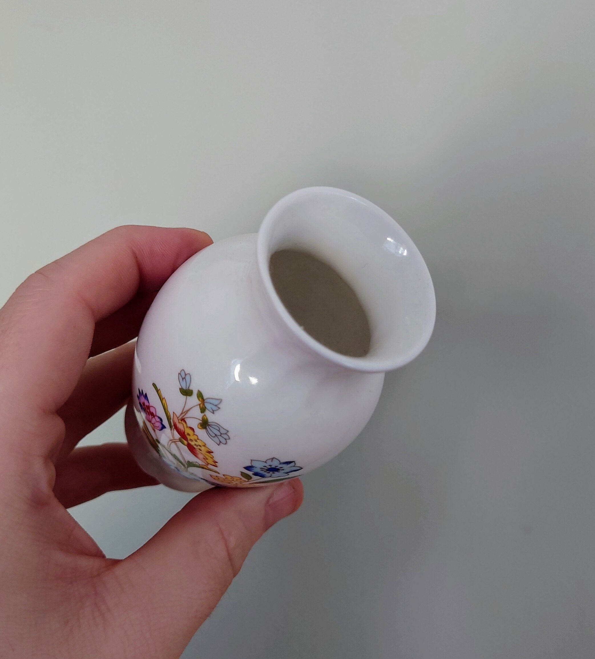 Cottage Garden Aynsley Bud Vase Frill Small Globe Vase Porcelain Made in England Cottage Garden Pattern Collectable Vintage Aynsley Gift