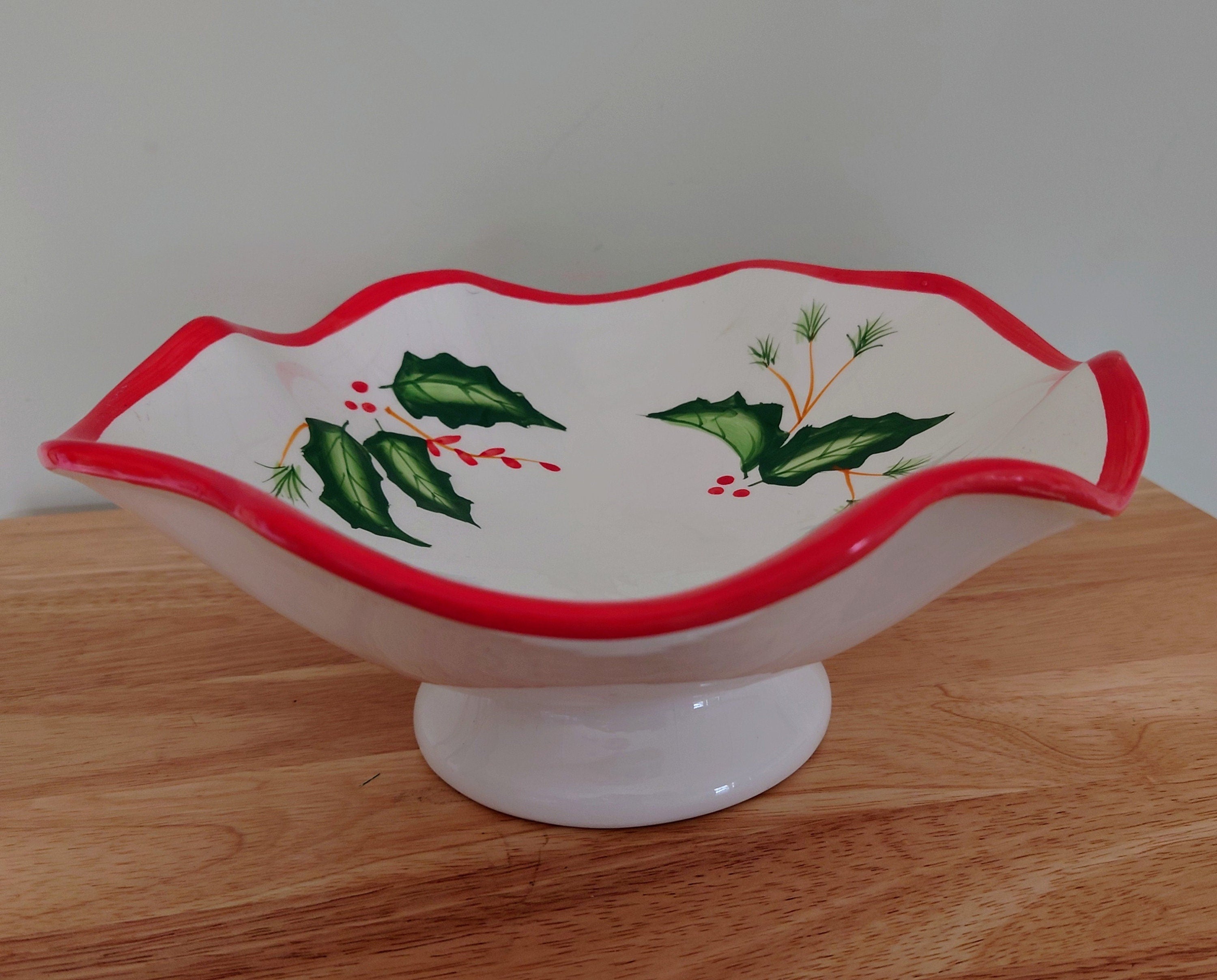 Christmas Holly Fruit Bowl Ceramic Retro Christmas Decorative Pedestal Bowl Footed Ceramic Bowl Dinning and Serving Christmas Dinner Table