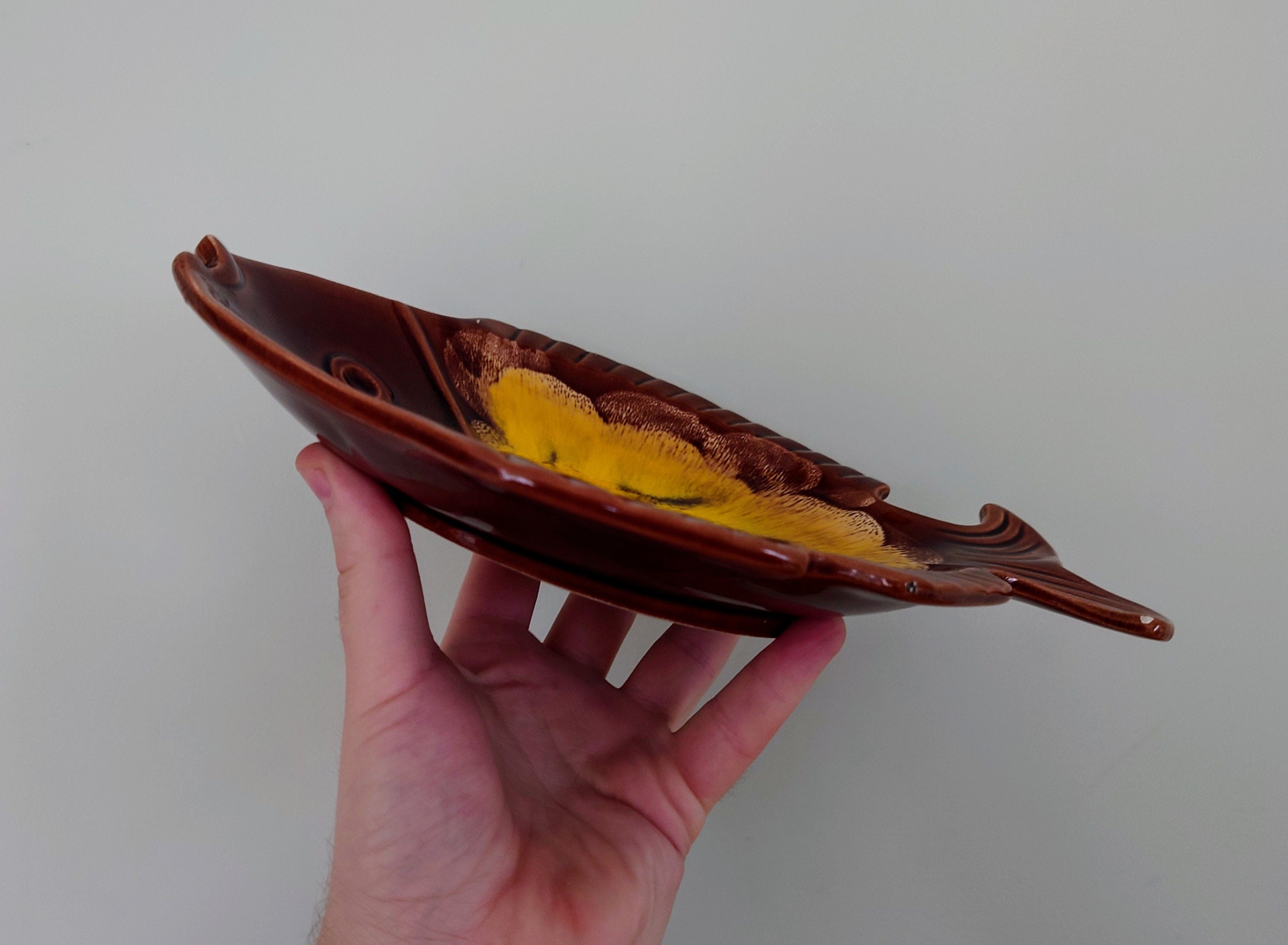 Vintage brown/yellow retro Fish Dish Ceramic Tray Shell Bowl Retro Key Dish Fruit Bowl Bathroom Décor Ornament Red Lustre