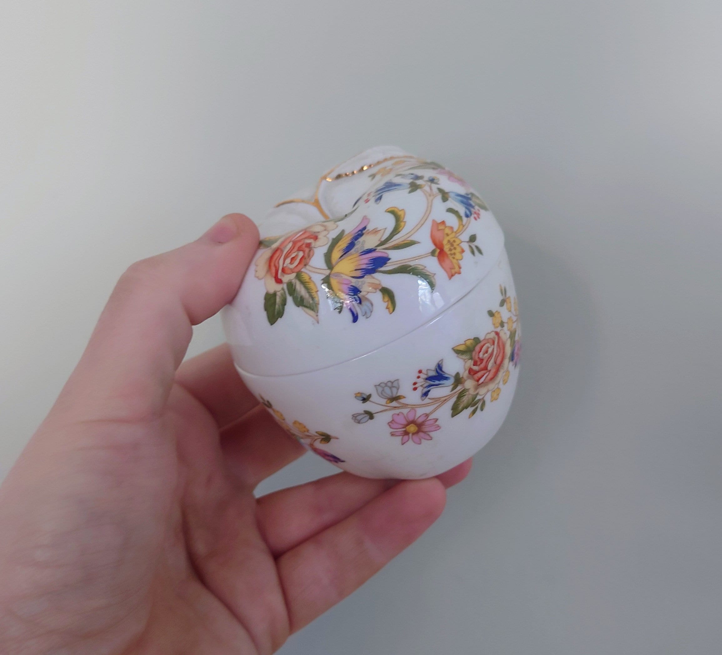 Apple Trinket Box Cottage Garden Aynsley Jewellery Fine Bone China Porcelain Made in England Cottage Garden Pattern Collectable Vintage
