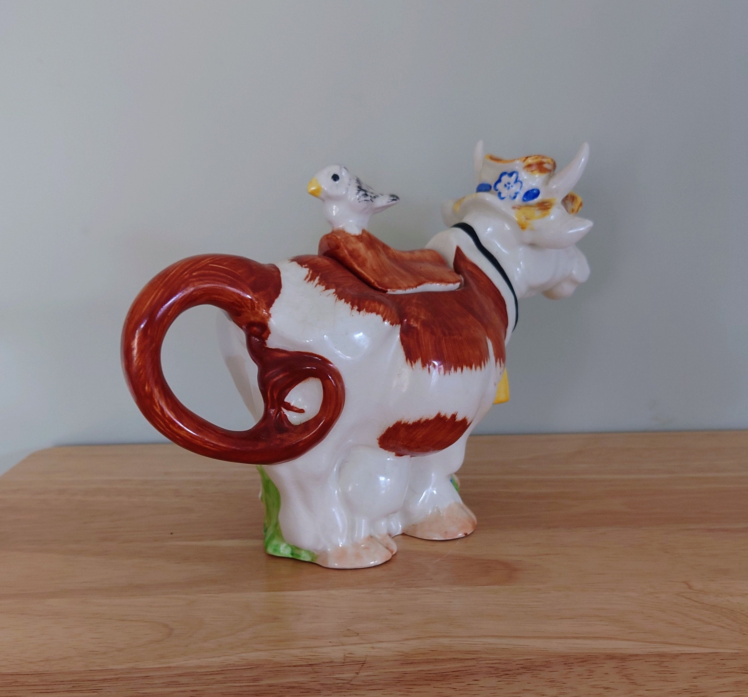Vintage Cow Teapot Decorative Novelty Ornamental Cow Teapot Afternoon Tea Party Ceramic Teapot  Milk Cow Dairy