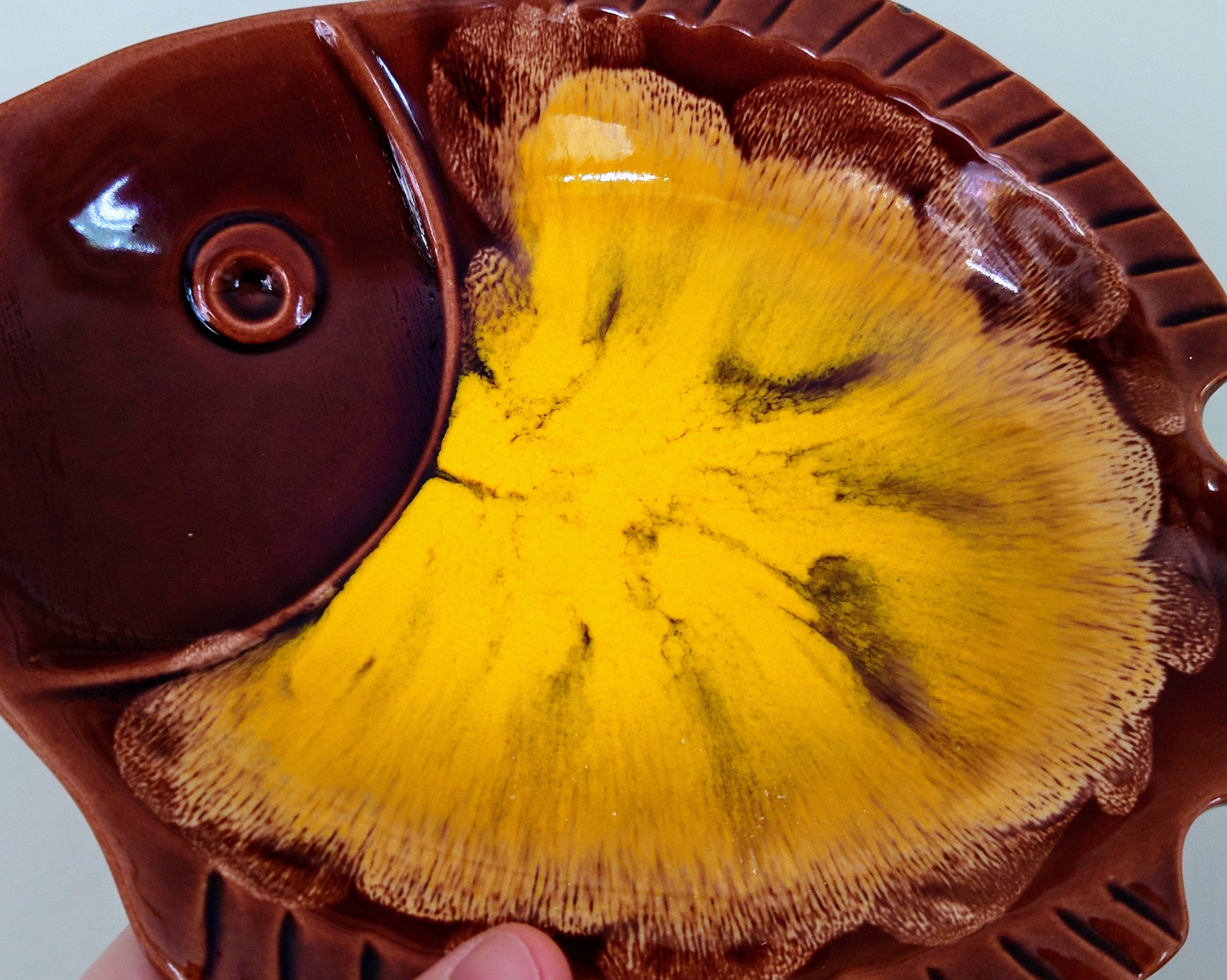 Vintage brown/yellow retro Fish Dish Ceramic Tray Shell Bowl Retro Key Dish Fruit Bowl Bathroom Décor Ornament Red Lustre