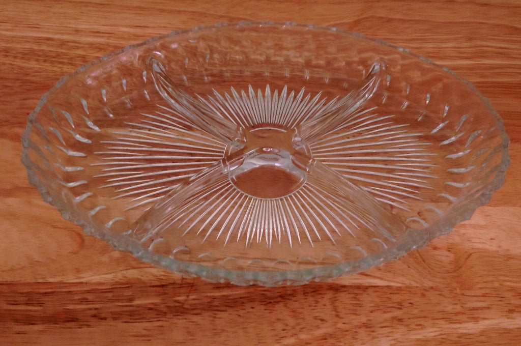 Vintage Relish Tray 3 compartments Glass Dish Serving Snacks  Kitchenware Retro 1970's. Kitsch Clear Serving Tray Retro