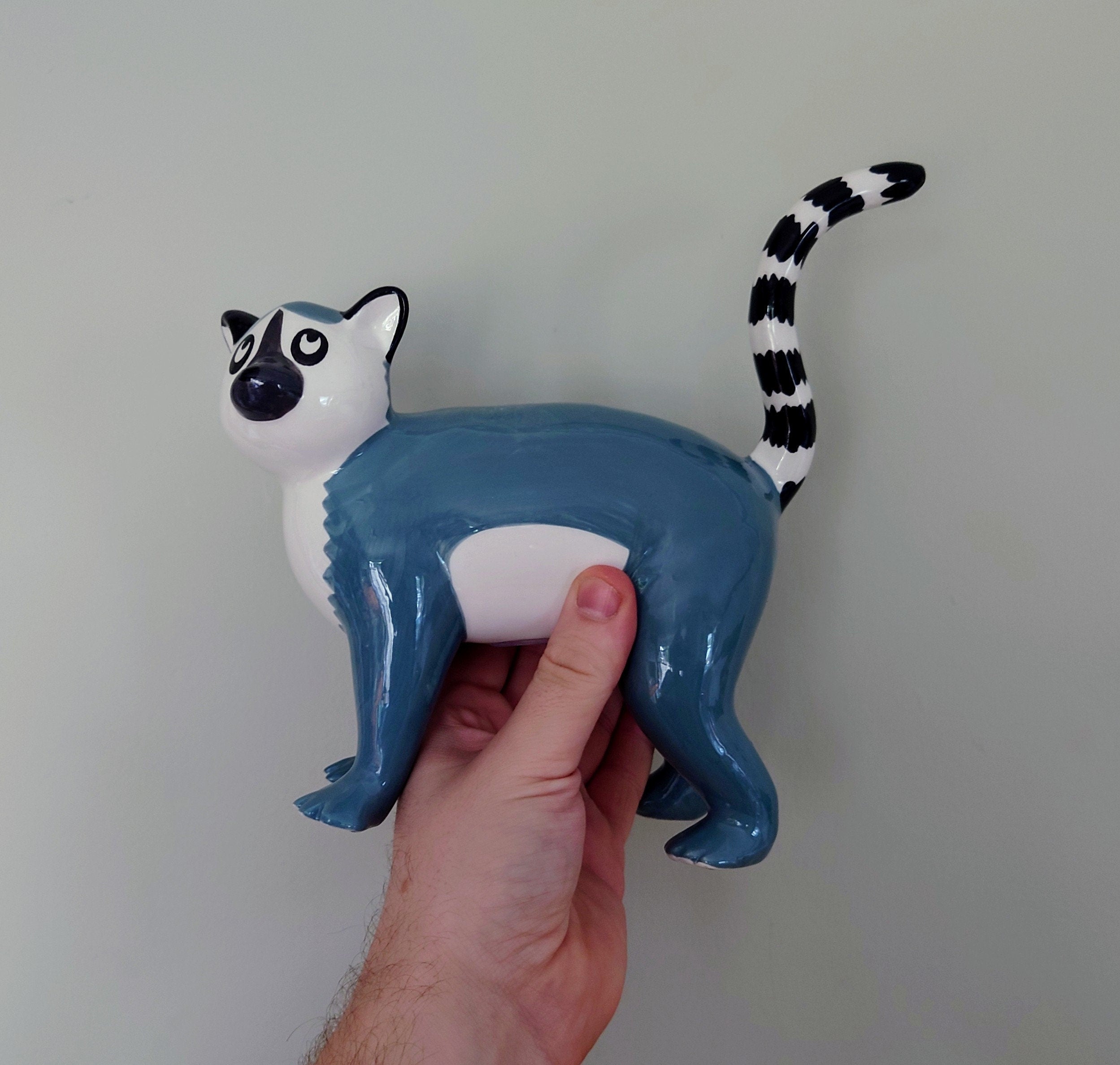 Vintage ringed tail lemur Piggy Bank Kitsch Money Box Pig Piggybank Ceramic Piggy Bank Tip Box Coin Bank Meerkat Figurine