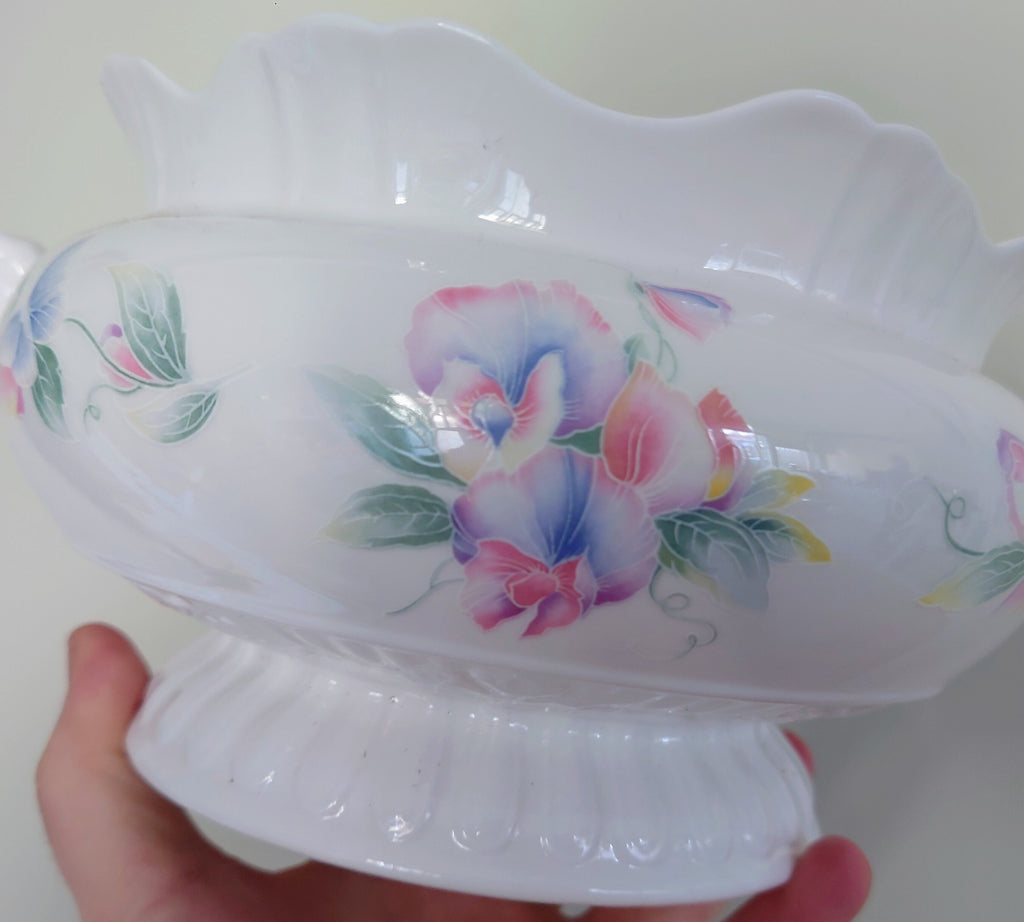 Aynsley - Little Sweetheart -   Serving Bowl Bowl Large Fine Bone China Porcelain Made in England Pattern Collectable Vintage Fruit Bowl