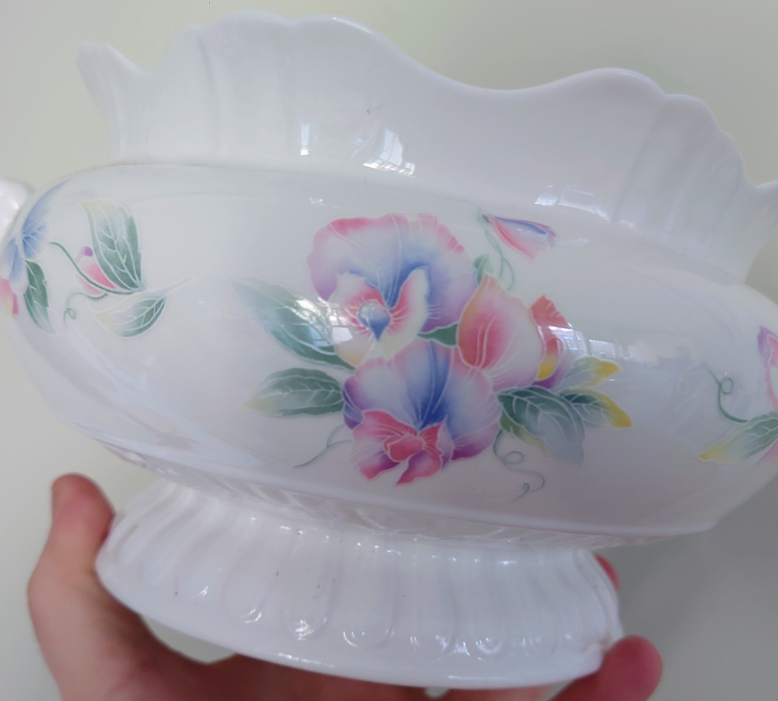 Aynsley - Little Sweetheart -   Serving Bowl Bowl Large Fine Bone China Porcelain Made in England Pattern Collectable Vintage Fruit Bowl