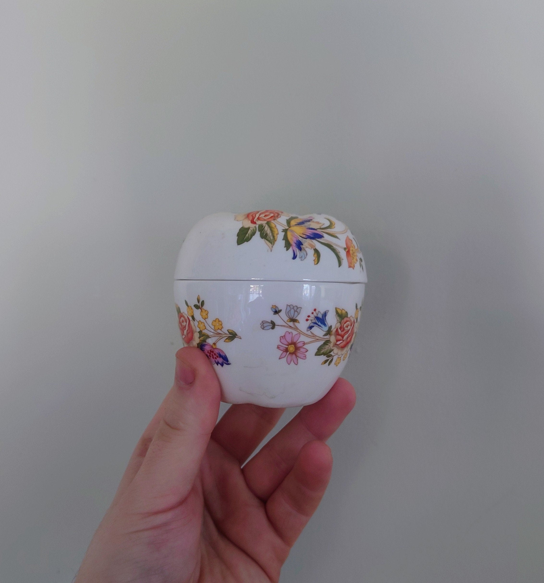 Apple Trinket Box Cottage Garden Aynsley Jewellery Fine Bone China Porcelain Made in England Cottage Garden Pattern Collectable Vintage