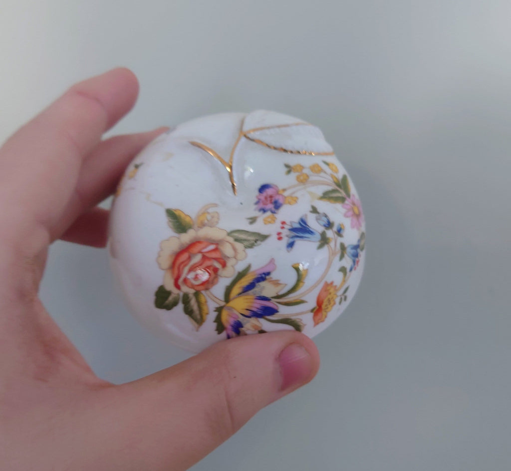 Apple Trinket Box Cottage Garden Aynsley Jewellery Fine Bone China Porcelain Made in England Cottage Garden Pattern Collectable Vintage