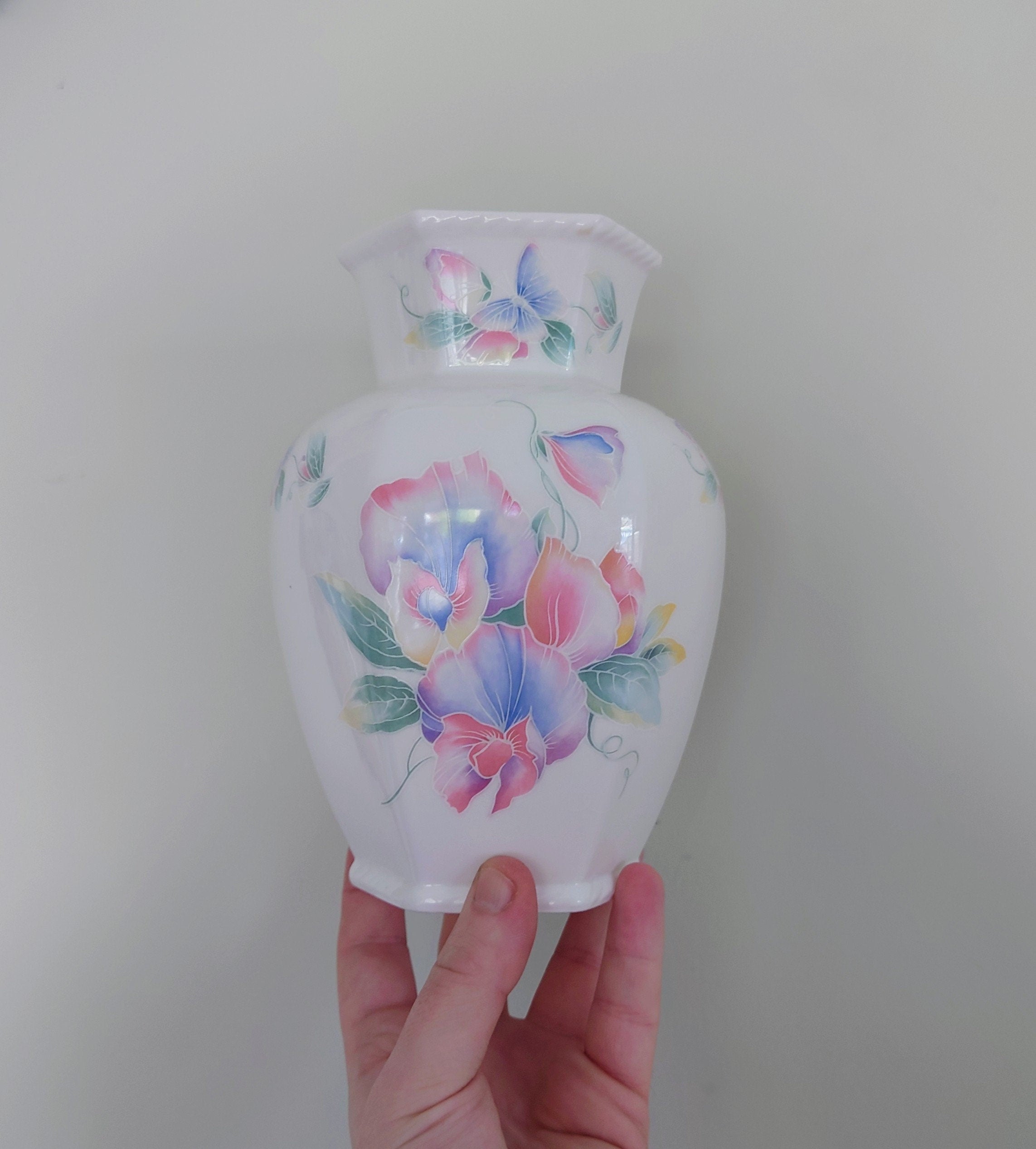 Little Sweetheart Aynsley Chelford Vase 7 1/4" Porcelain Made in England Little Sweetheart Pattern Collectable Vintage