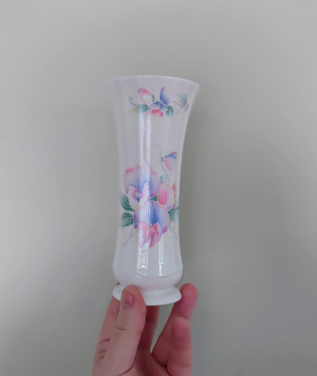 Little Sweetheart Aynsley Vase  6 3/4" Porcelain Made in England Little Sweetheart Pattern Collectable Vintage