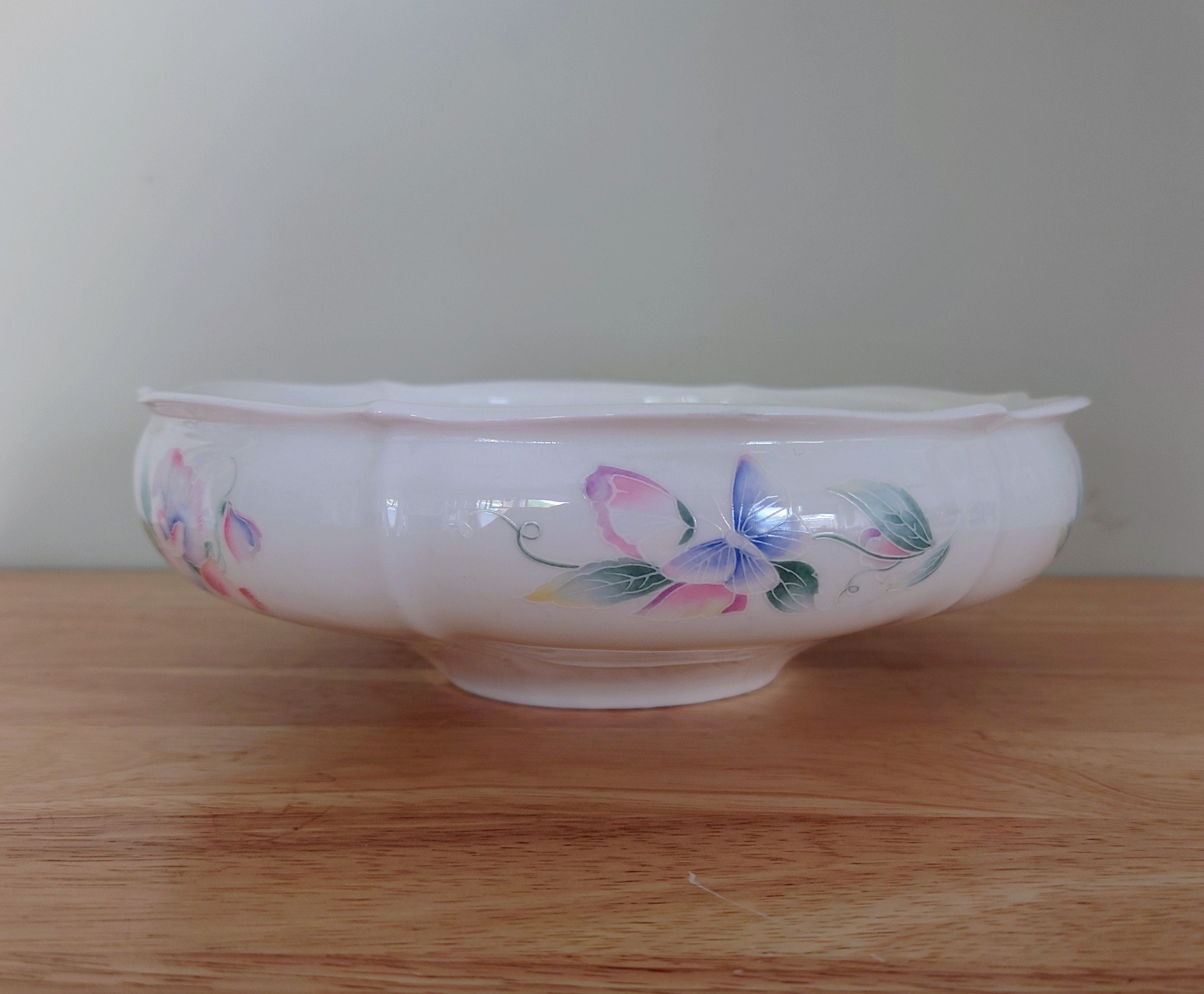 Aynsley - Little Sweetheart -   Serving Bowl Fine Bone China Porcelain Made in England Pattern Collectable Vintage Plate Fruit Bowl
