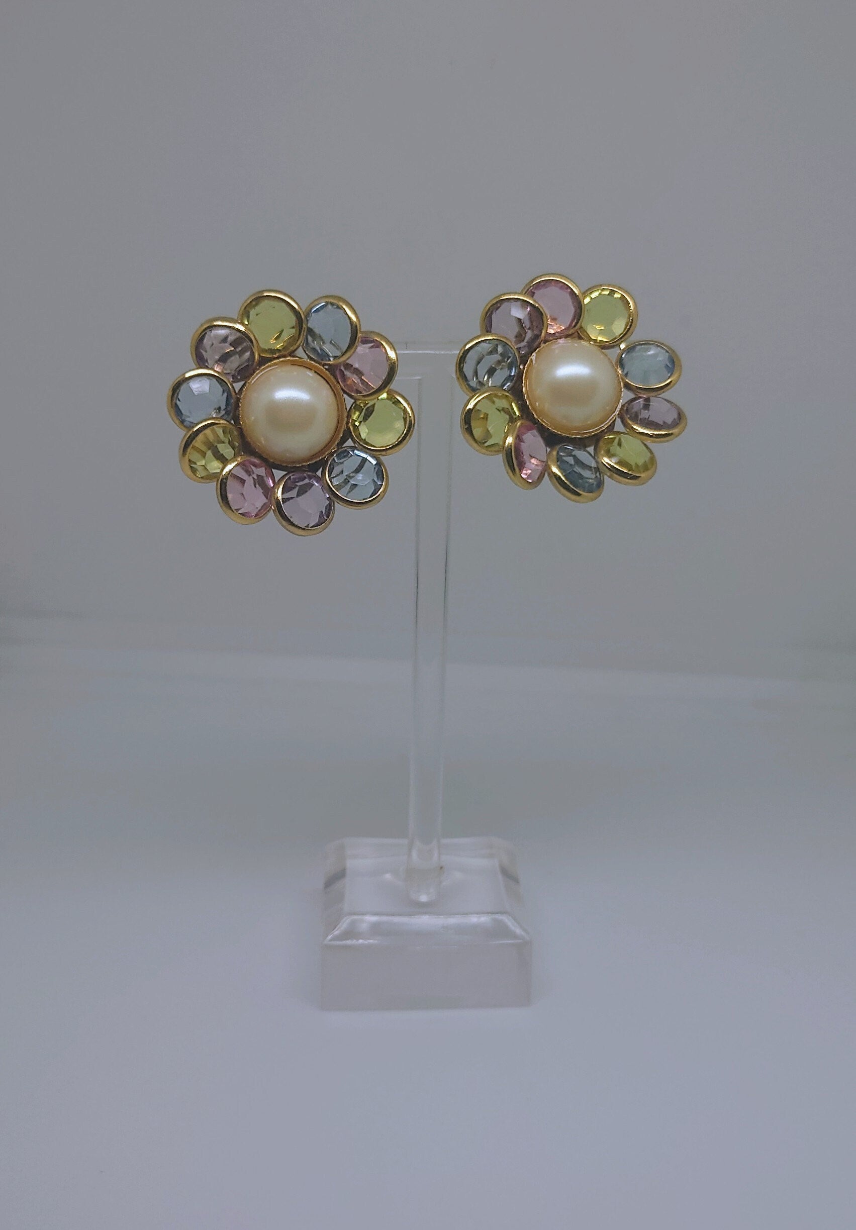 Vintage Earrings Pearl Floral Pastel Clip on Earrings Gold Tone Jewellery Faux Pearl Wedding Earrings costume jewellery