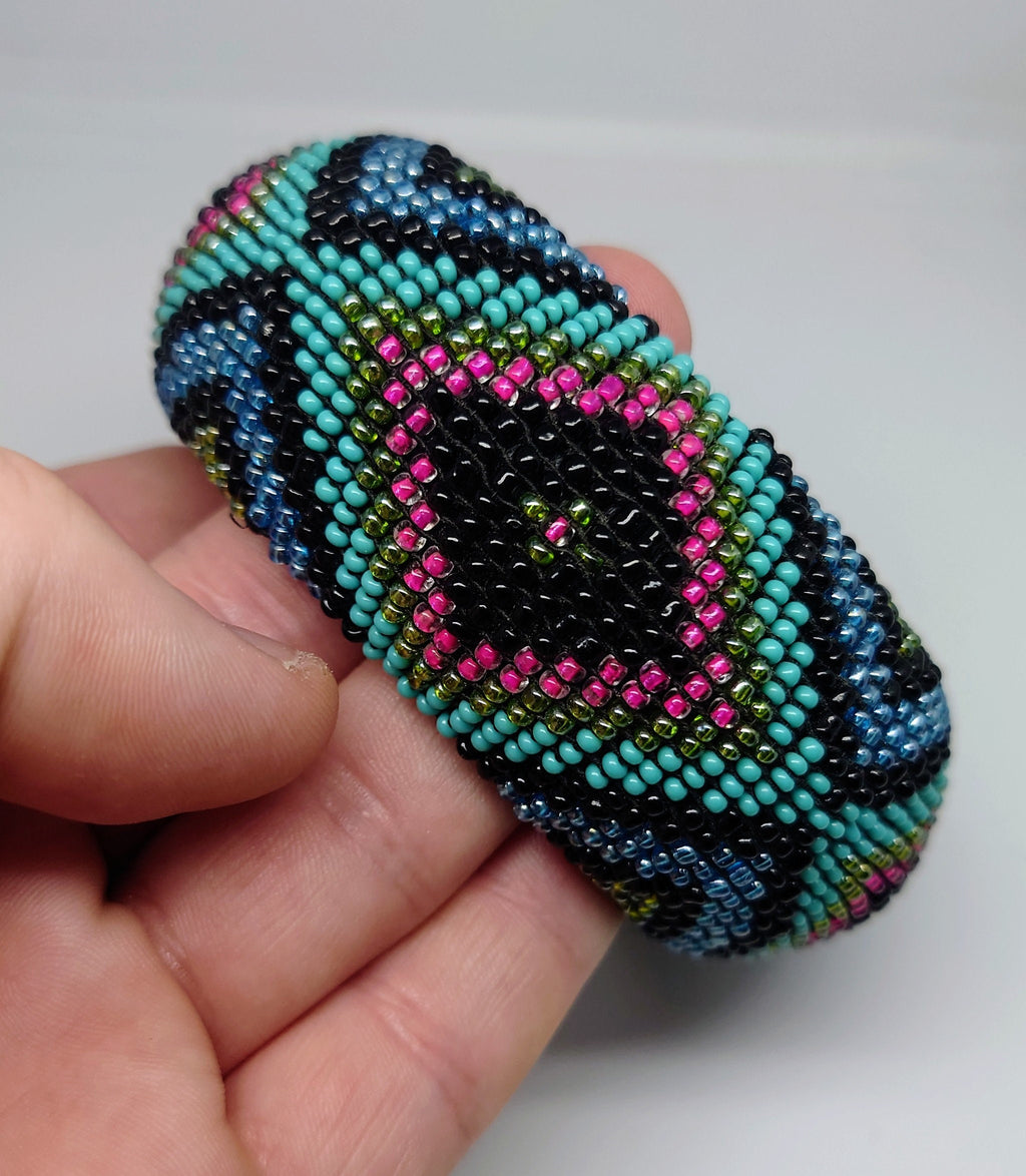 Vintage Seed Beaded Bracelet Blue and Black Round Chunky Retro Costume Jewellery Jewelry