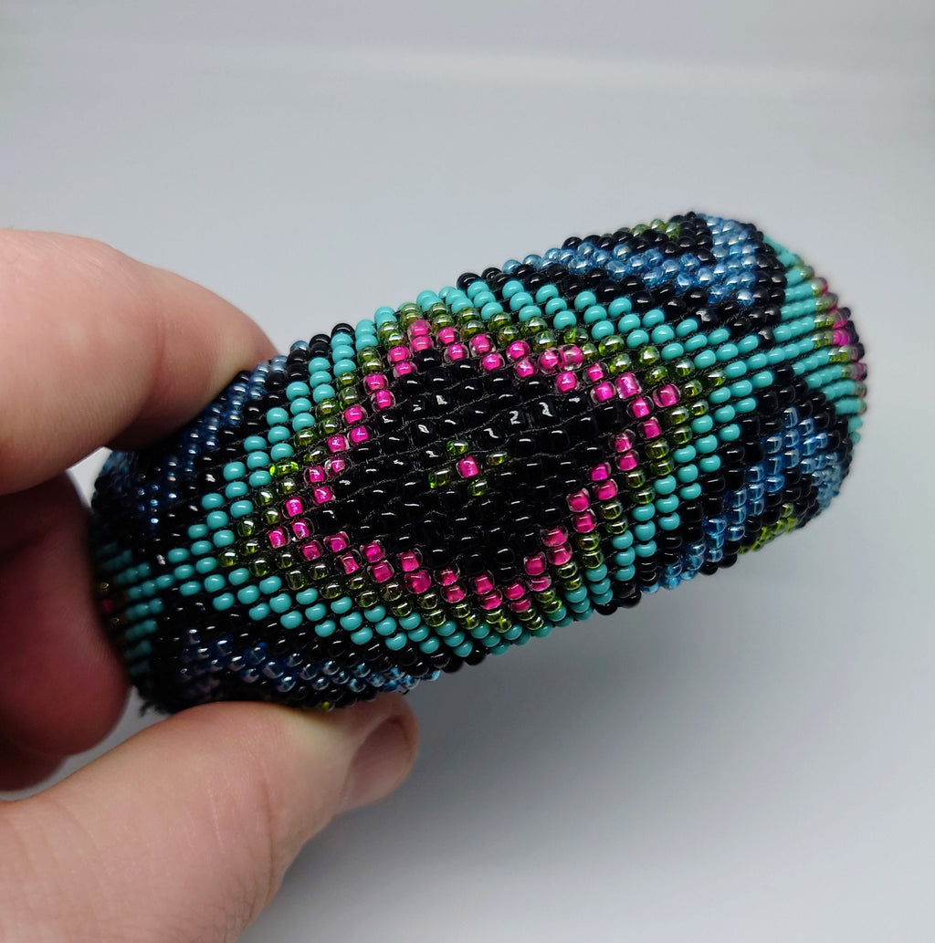 Vintage Seed Beaded Bracelet Blue and Black Round Chunky Retro Costume Jewellery Jewelry