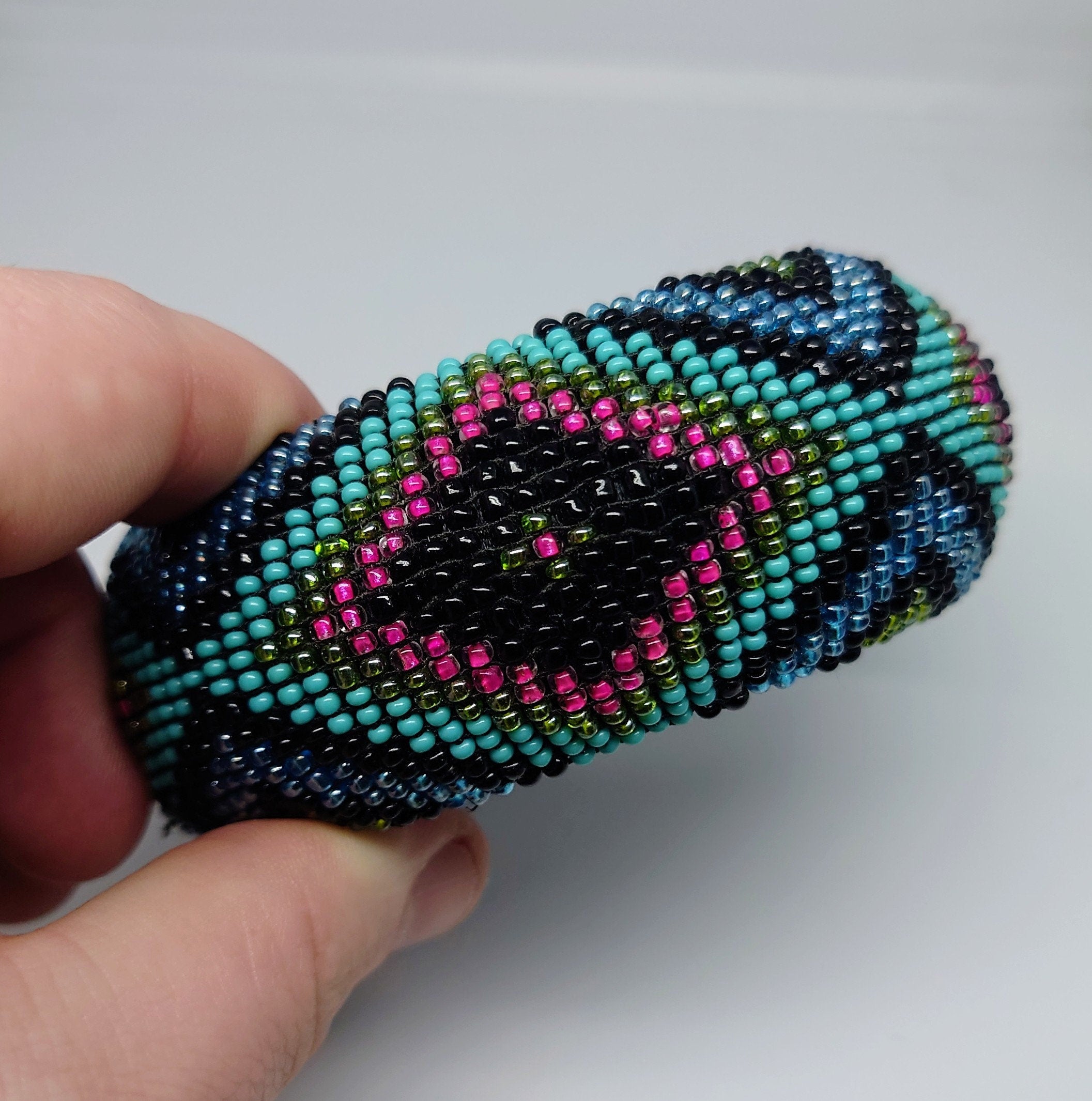Vintage Seed Beaded Bracelet Blue and Black Round Chunky Retro Costume Jewellery Jewelry