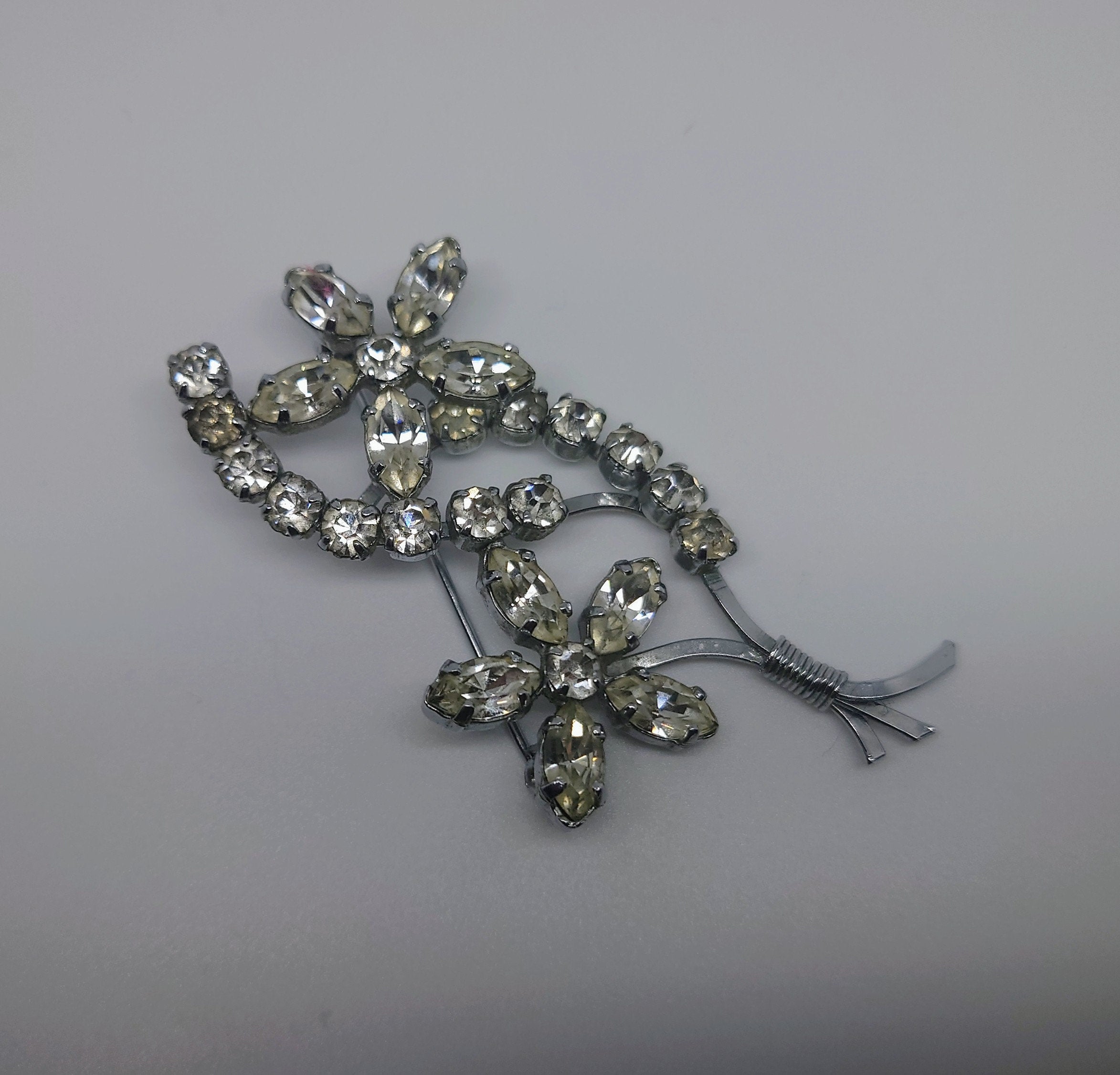 Vintage Floral Brooch Diamante Rhinestone Clear Diamond  Faux Silver Costume Jewellery Jewelry Pin Decorative Flower pin Brooch