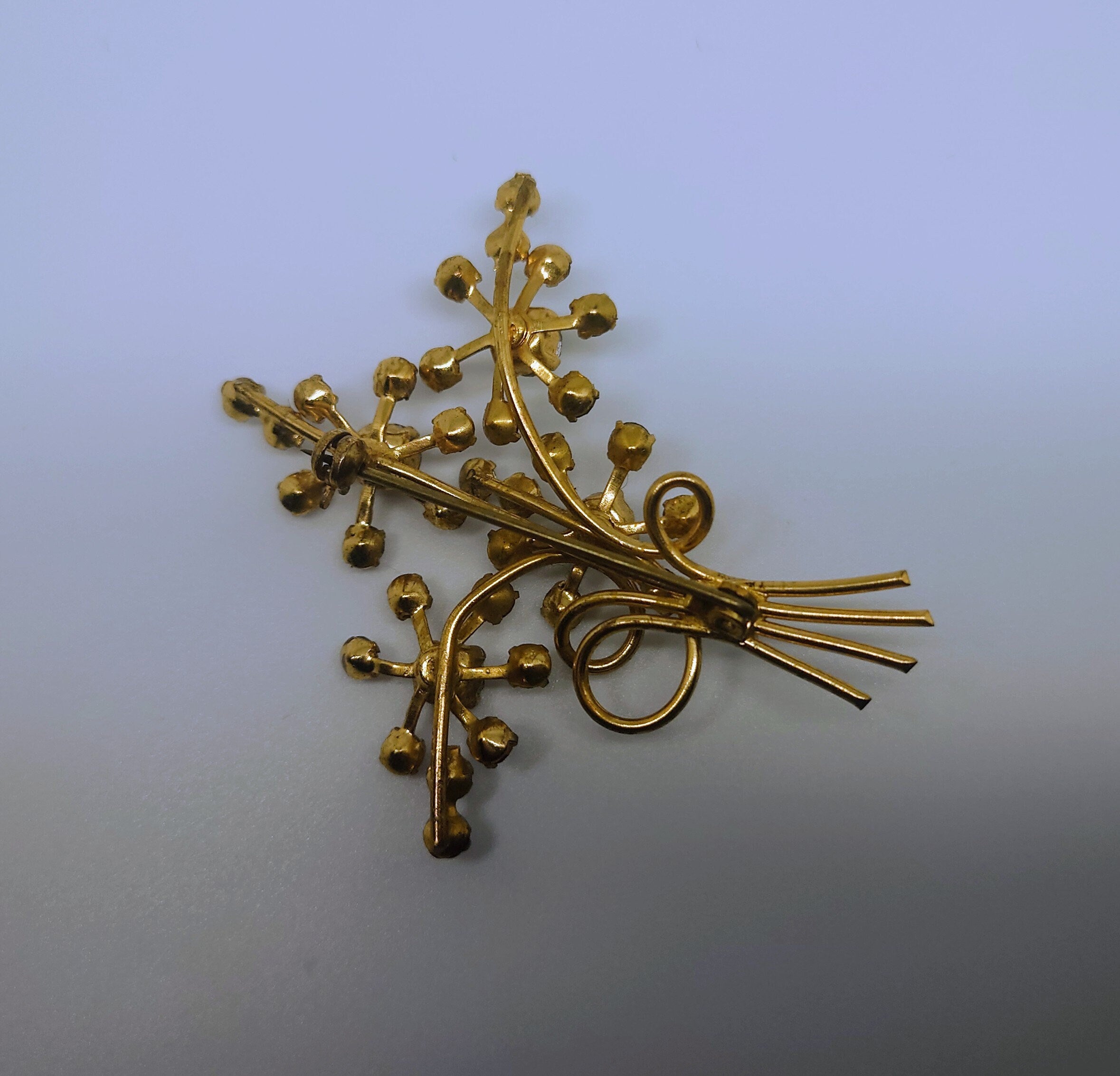 Vintage  Diamond Rhinestone Brooch Pin Costume Jewellery Jewelry Gold Pin Brooch Floral Wire Mid Century 1950's Pin Diamante