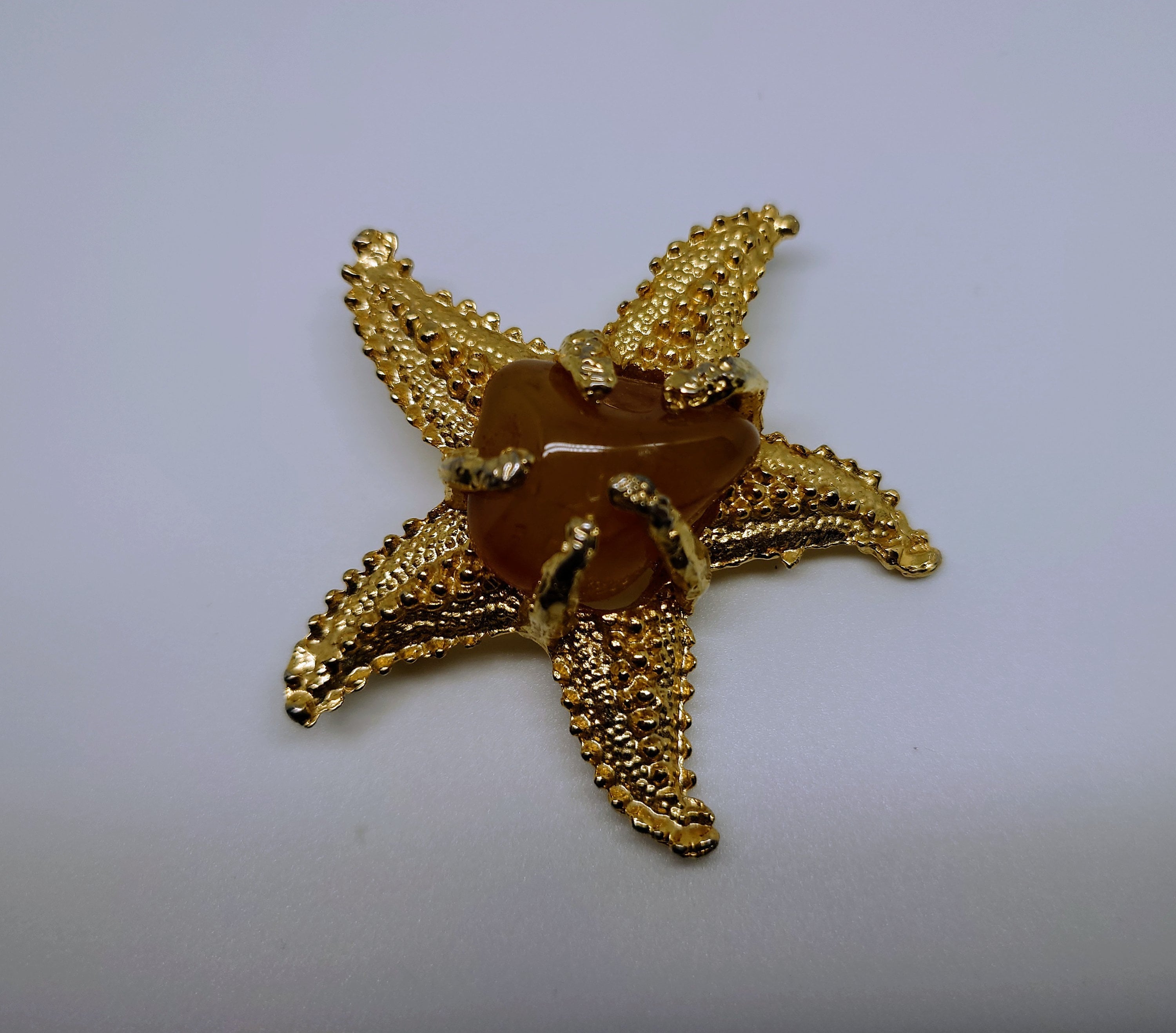 Vintage Starfish Brooch Pin Novelty Gold tone Amber Agate Style Stone Satfish Sea Animal Life Novelty Pin Brooch Costume Jewellery