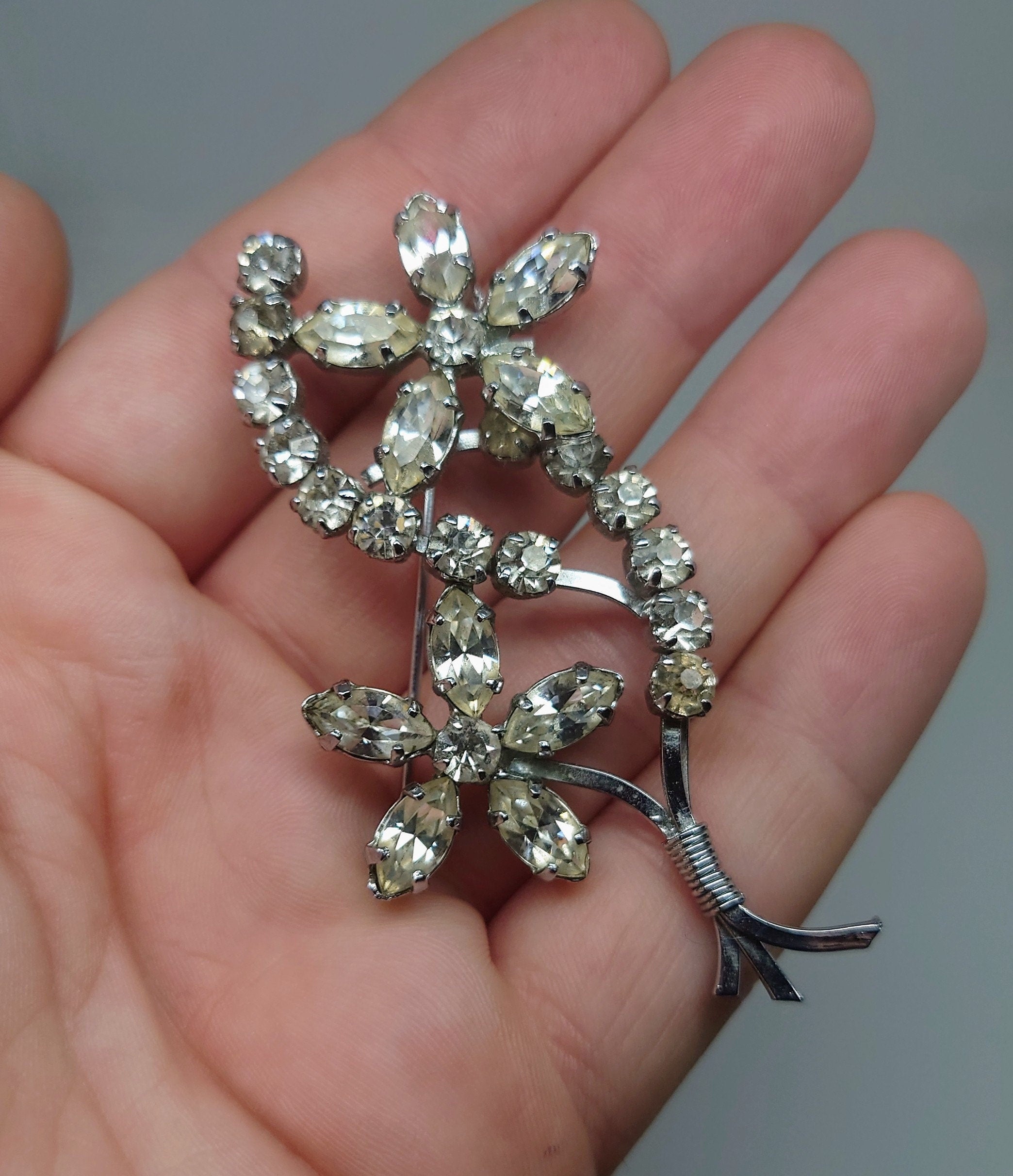 Vintage Floral Brooch Diamante Rhinestone Clear Diamond  Faux Silver Costume Jewellery Jewelry Pin Decorative Flower pin Brooch