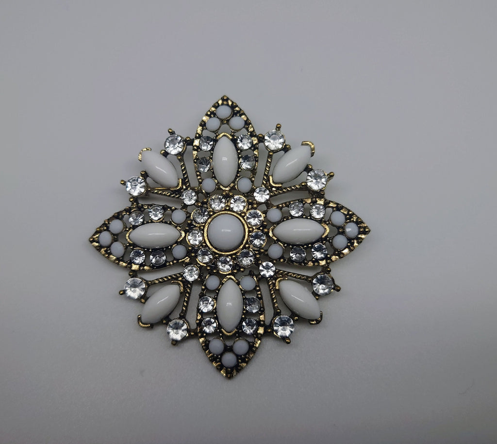 Vintage Silver and White Floral Brooch White Rhinestone Diamond Rhinestone Floral Flower Gold Costume Jewellery Jewelry