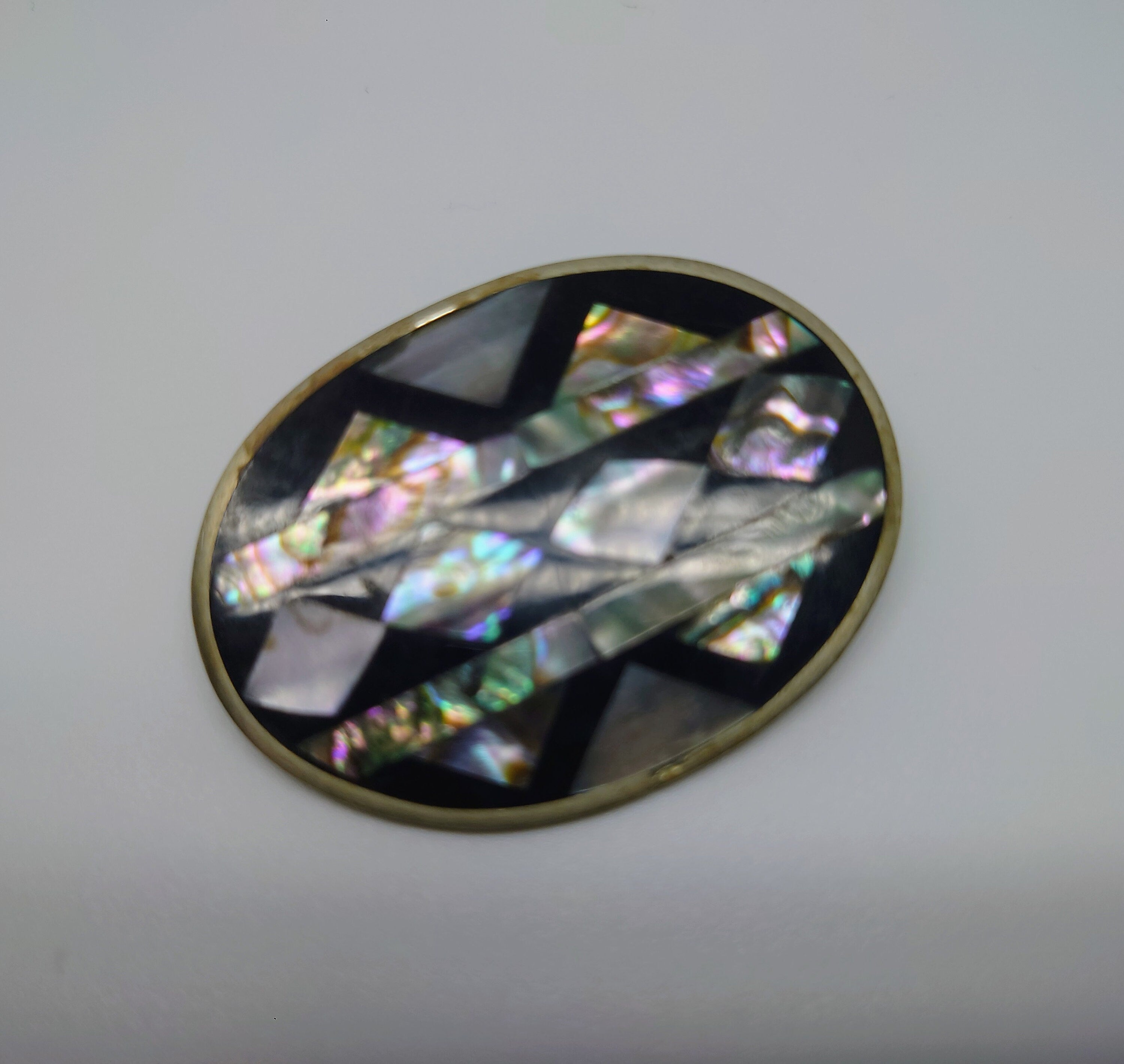 Vintage Mother of Pearl/Abalone Inlay Brooch Pin Vintage Costume Jewellery Jet Black Silver Pin