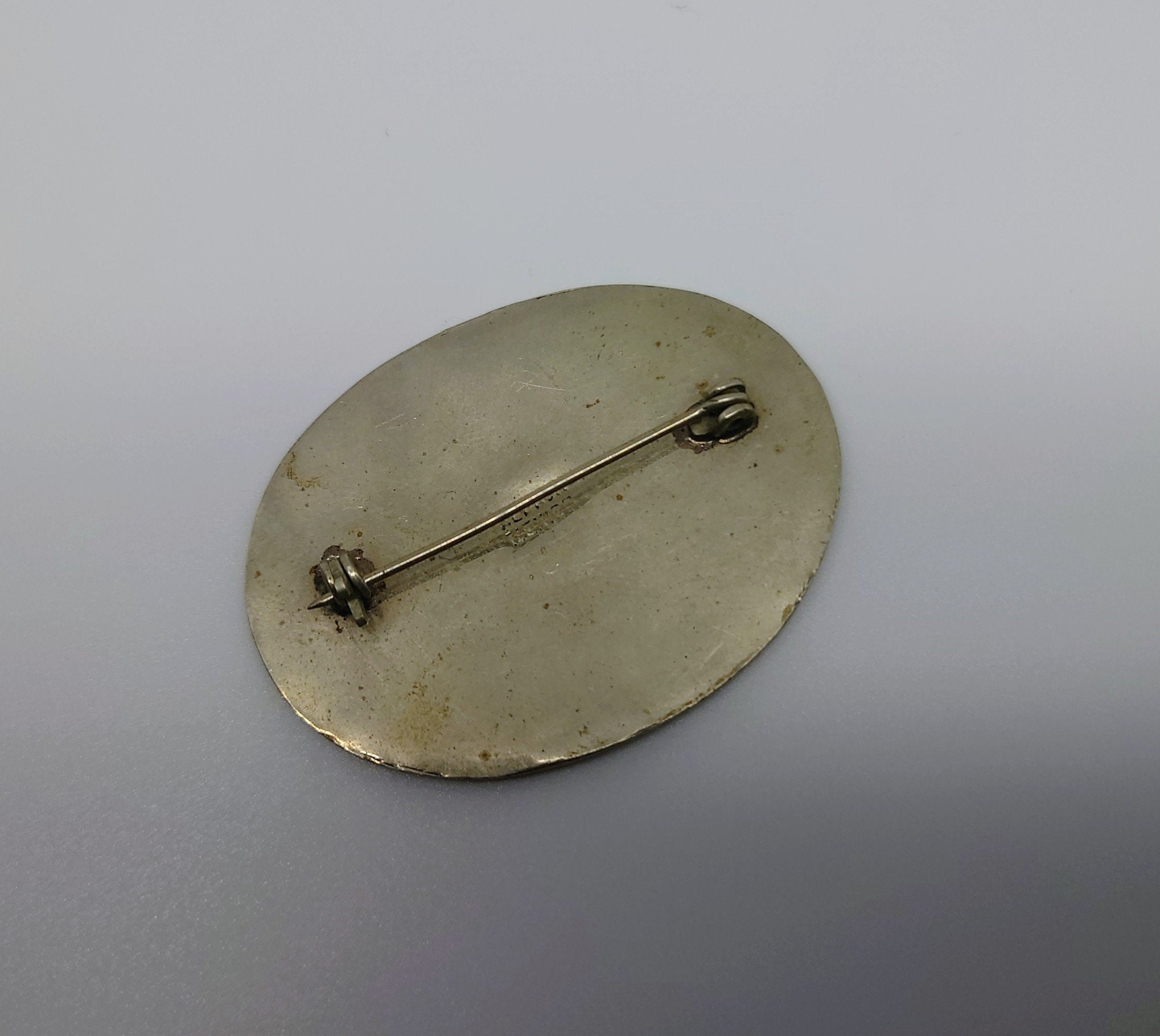 Vintage Mother of Pearl/Abalone Inlay Brooch Pin Vintage Costume Jewellery Jet Black Silver Pin