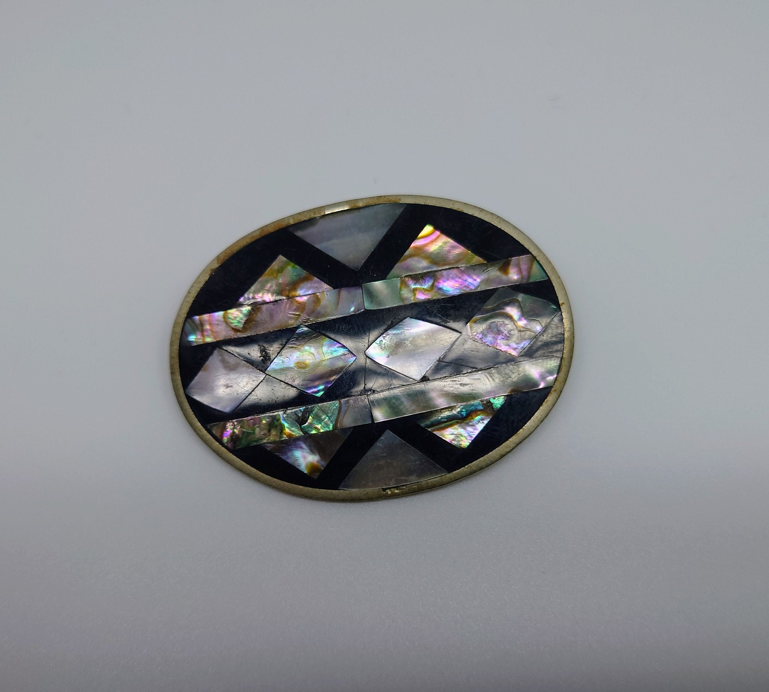 Vintage Mother of Pearl/Abalone Inlay Brooch Pin Vintage Costume Jewellery Jet Black Silver Pin