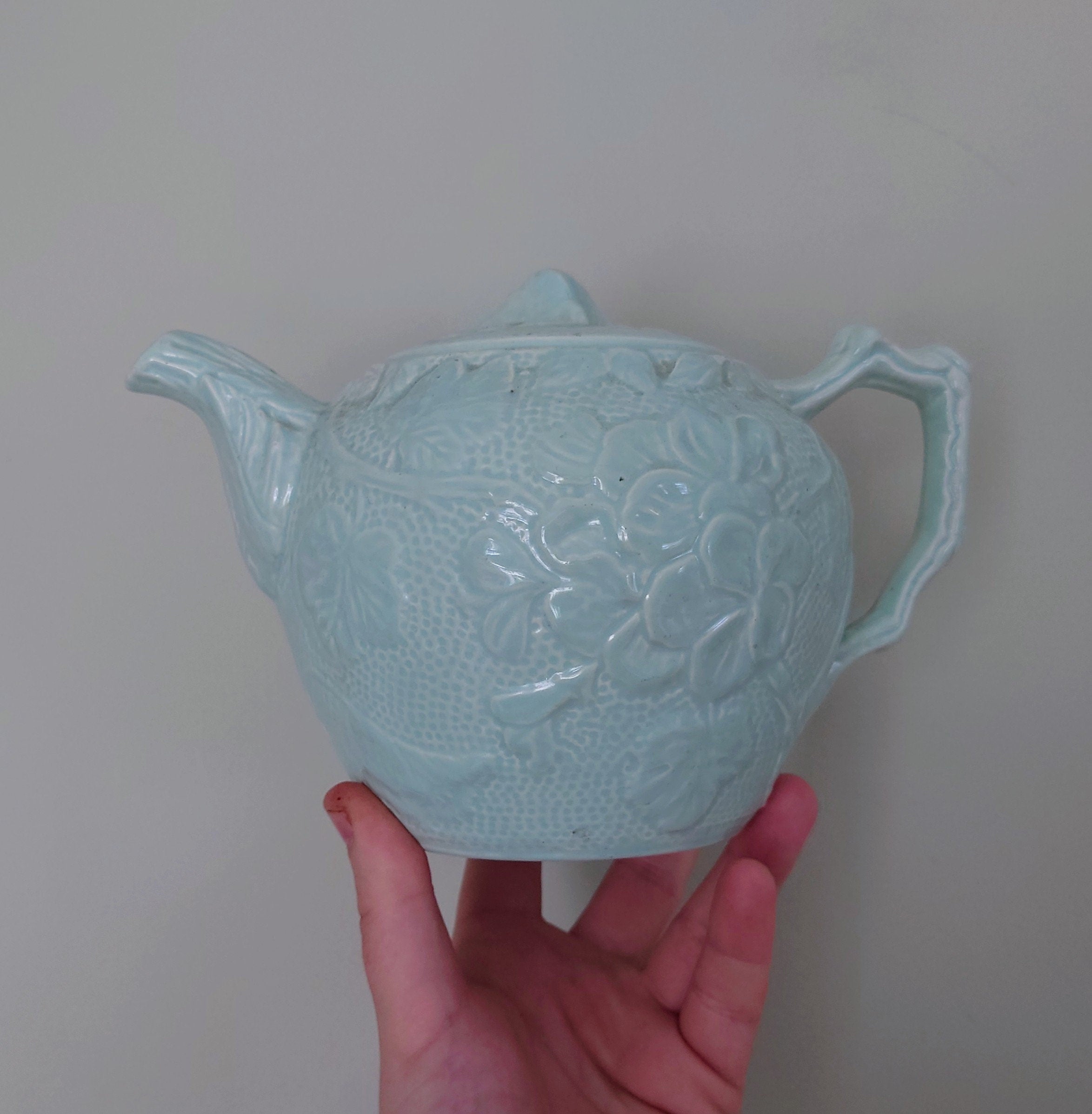 Vintage Blue and White Teapot Novelty Decorative Ornamental Azalea teapot Ceramic Teapot Round Chinese Dragon Design  Hand Painted Asian Tea