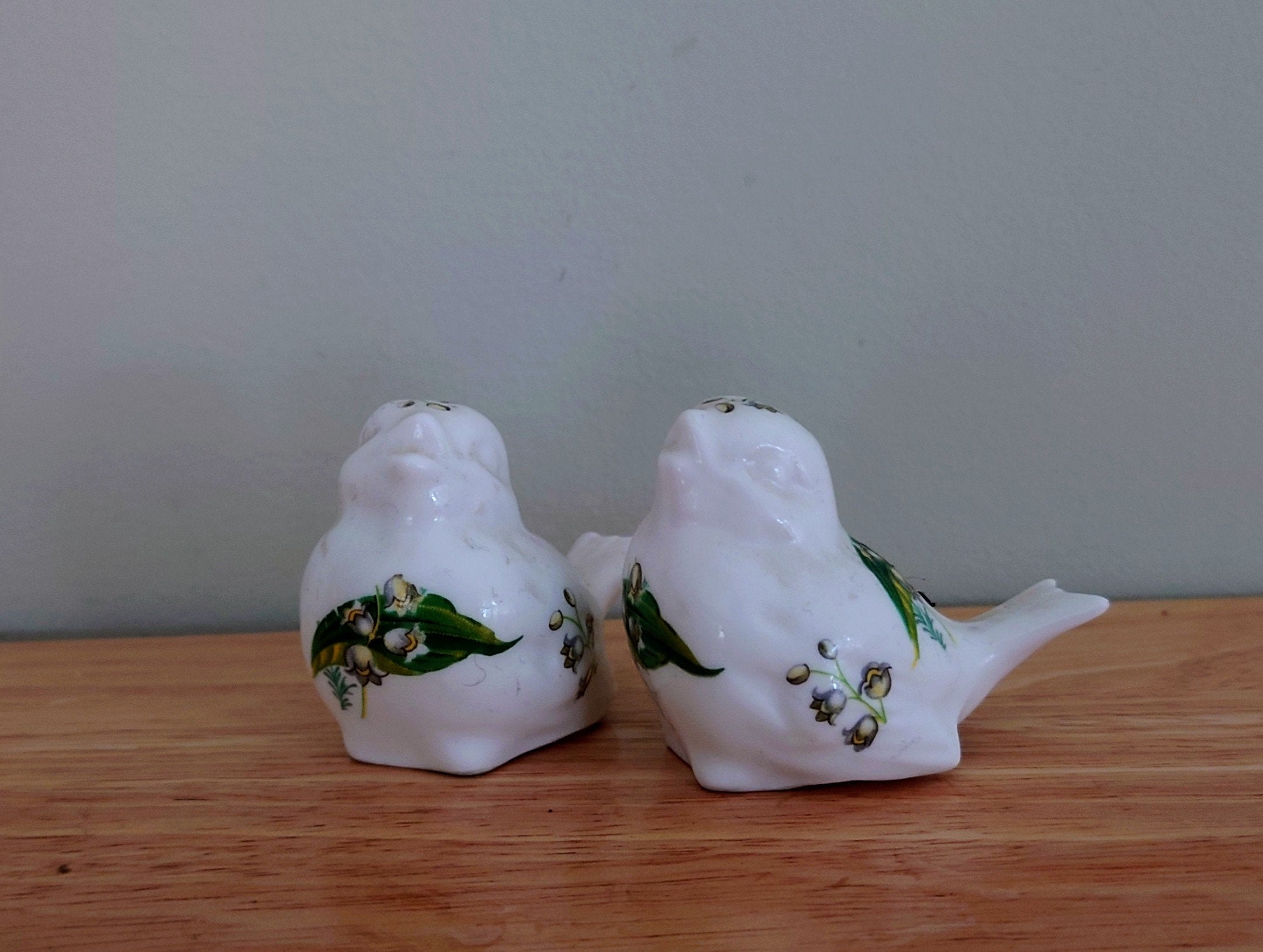 Vintage Salt and Pepper Shaker Bird Floral Cruets Ceramic Novelty Shakers / Collectible Kitchenalia Pottery Tableware Dispensers