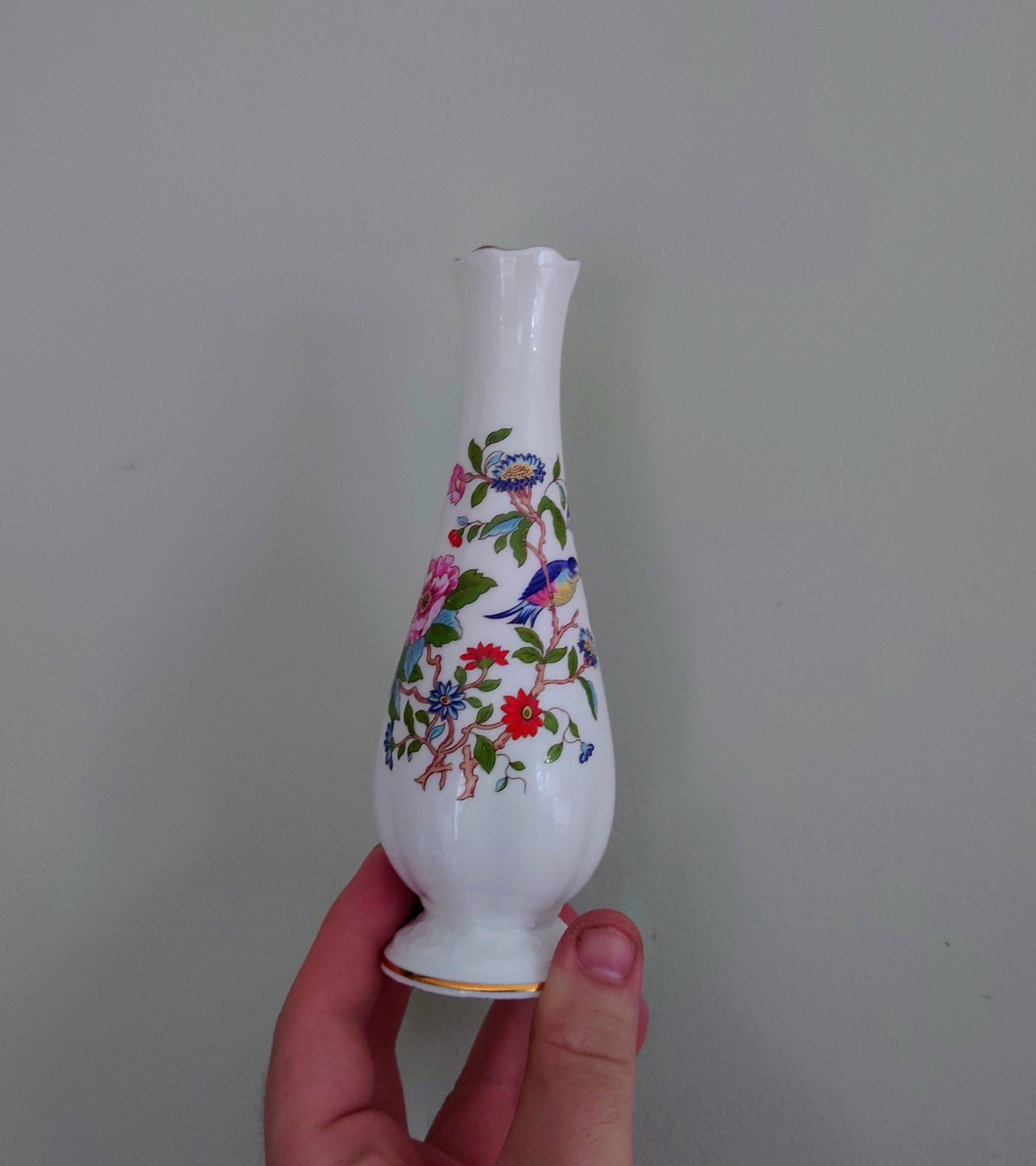 Aynsley 6" Bud Vase Pembroke (Gold Trim) Fine Bone China Porcelain Made in England Pembroke Pattern Collectable Vintage