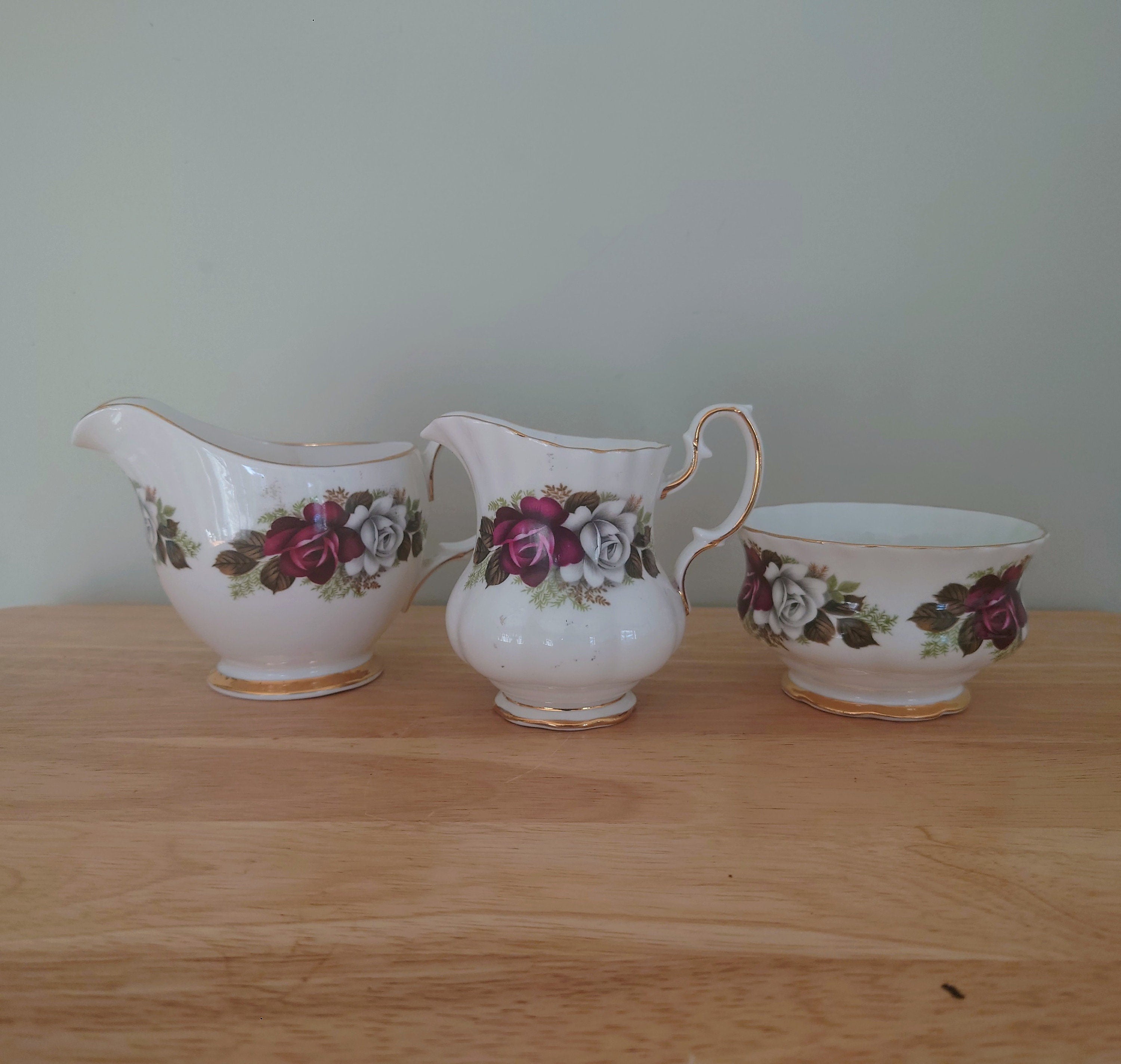 Vintage Milk Jug and Sugar Bowl Creamer Set of 3 Fine Bone China Made in England Blue and White Porcelain Afternoon Tea Gold Gilt Red Floral