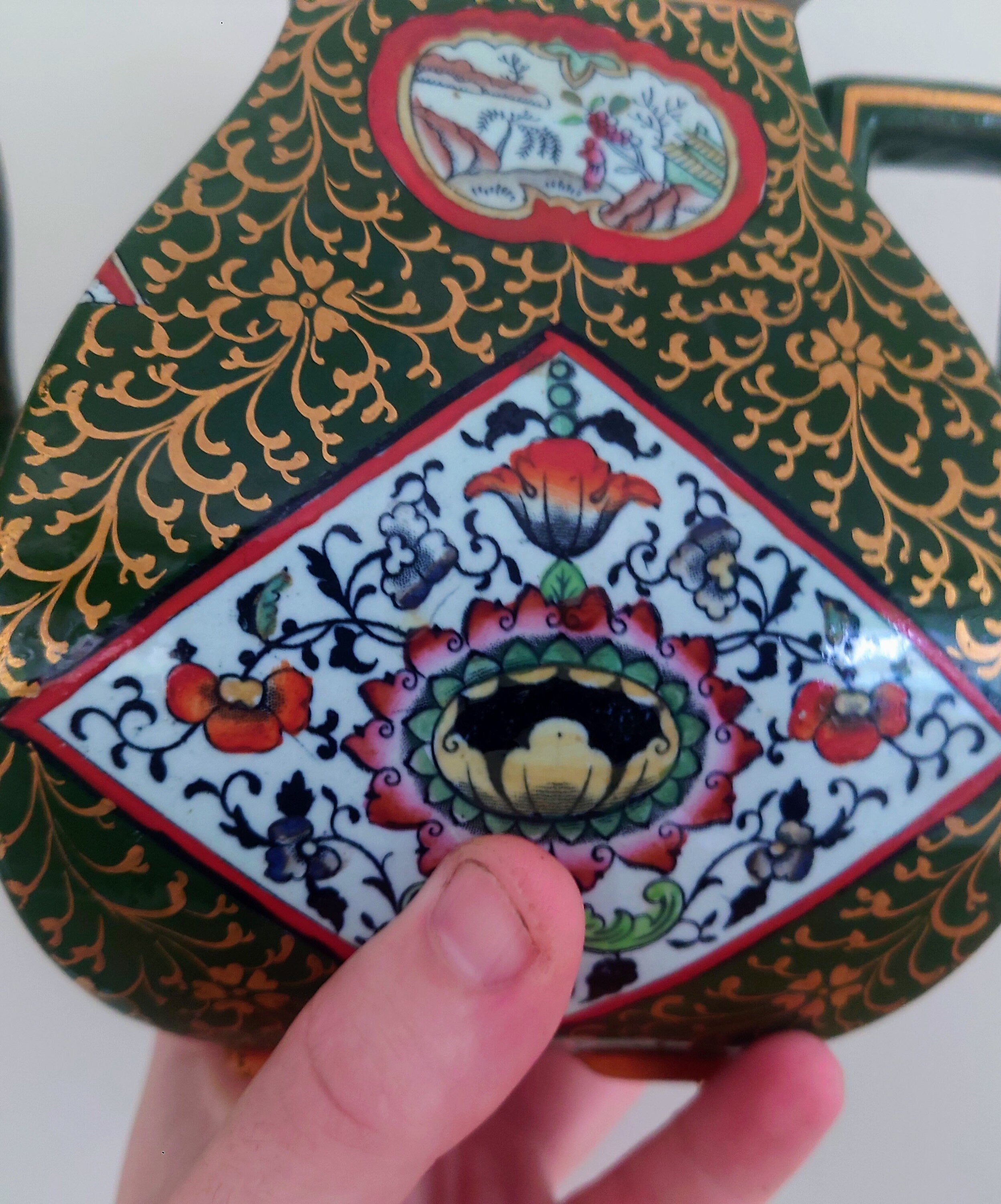 Vintage Oriental Green Red Gold Pattern Teapot Novelty Decorative Ornamental Ceramic Teapot Chinese Design Hand Painted Asian Tea
