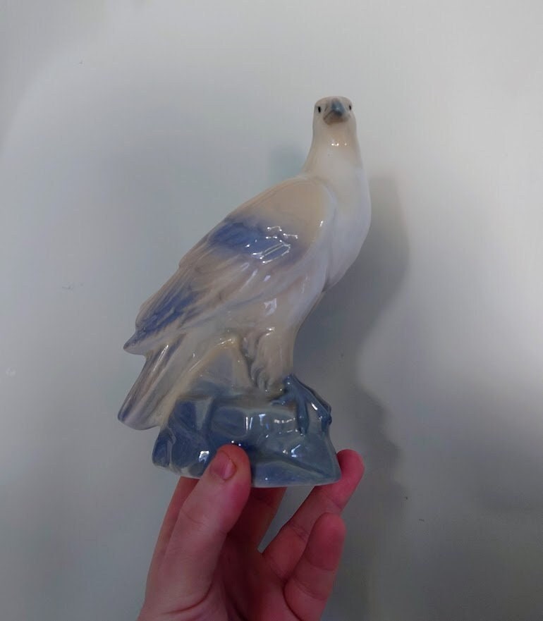 Vintage Hawk Bird Figurine Ceramic Bird of Pray Figure Bird Ornament Hawk/Eagle  Bird Statue Harris's hawk Blue and White Lladro Style