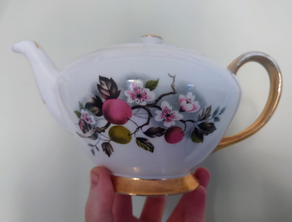 Vintage Gold Gilt Teapot Pearlized Lustre  Floral Design Pattern Afternoon Tea Party Mid Century Porcelain China Teapot 1950s Vintage Teapot