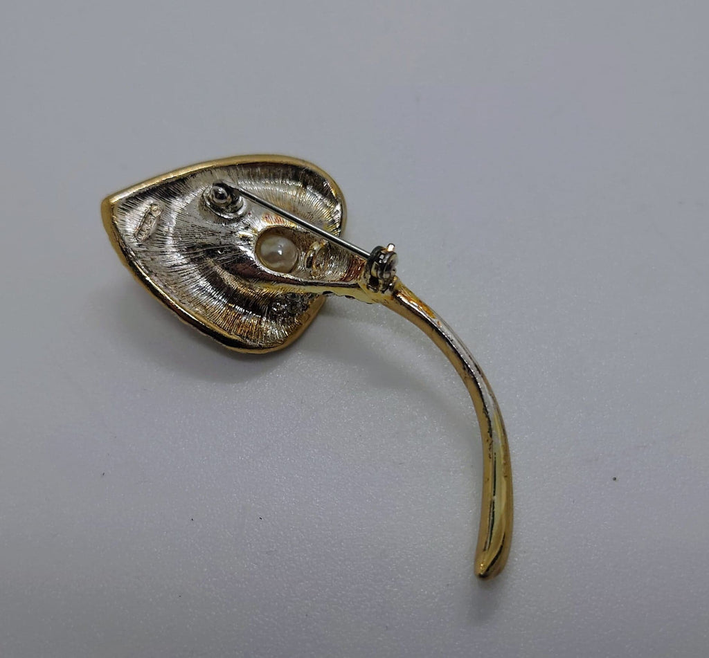 Vintage Brooch Simple Gold Tone Faux Pearl Flower Tear Brooch Pin Costume Jewellery Jewelry Diamond Rhinestone Diamanté Brooch Pin