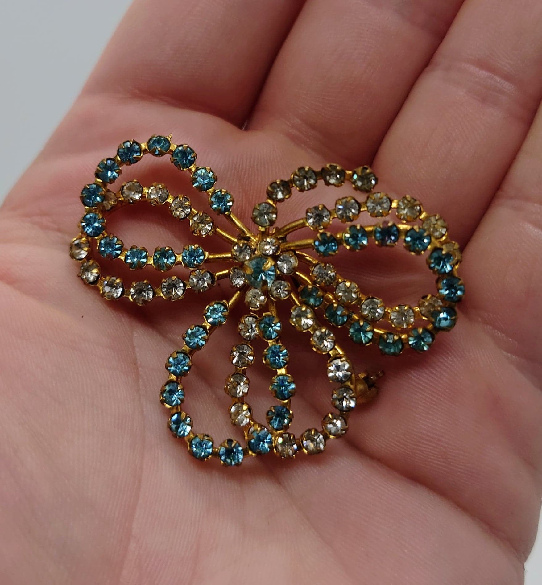 Floral Bow Brooch Vintage Costume Blue and White Rhinestone Floral Spray Brooch Costume Jewellery Jewelry