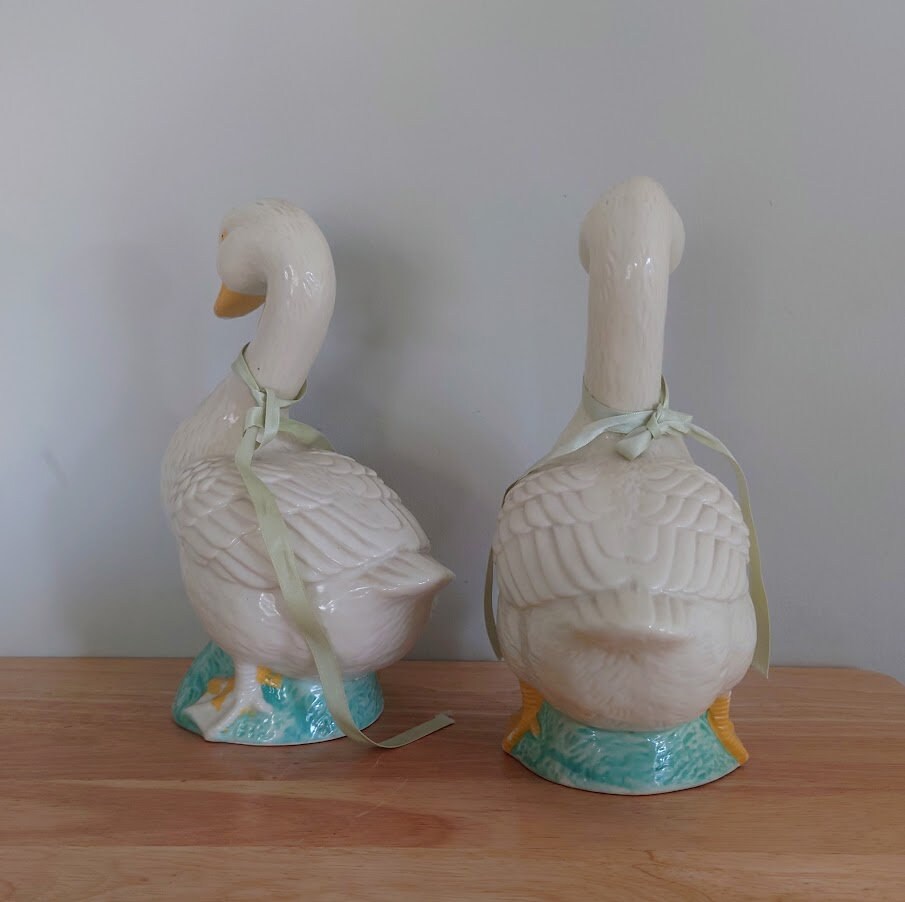 Vintage Ceramic Duck Pair X 2 Figurine Kitsch Duck sculpture Farmyard Animal Kitchen Décor Country Cottage