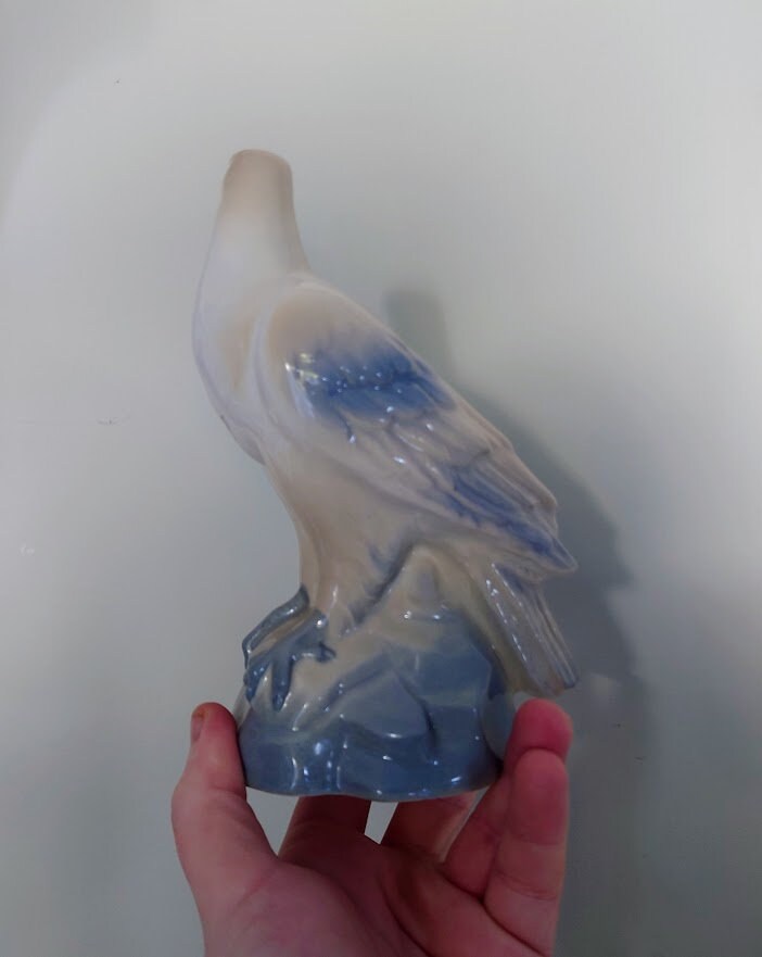 Vintage Hawk Bird Figurine Ceramic Bird of Pray Figure Bird Ornament Hawk/Eagle  Bird Statue Harris's hawk Blue and White Lladro Style