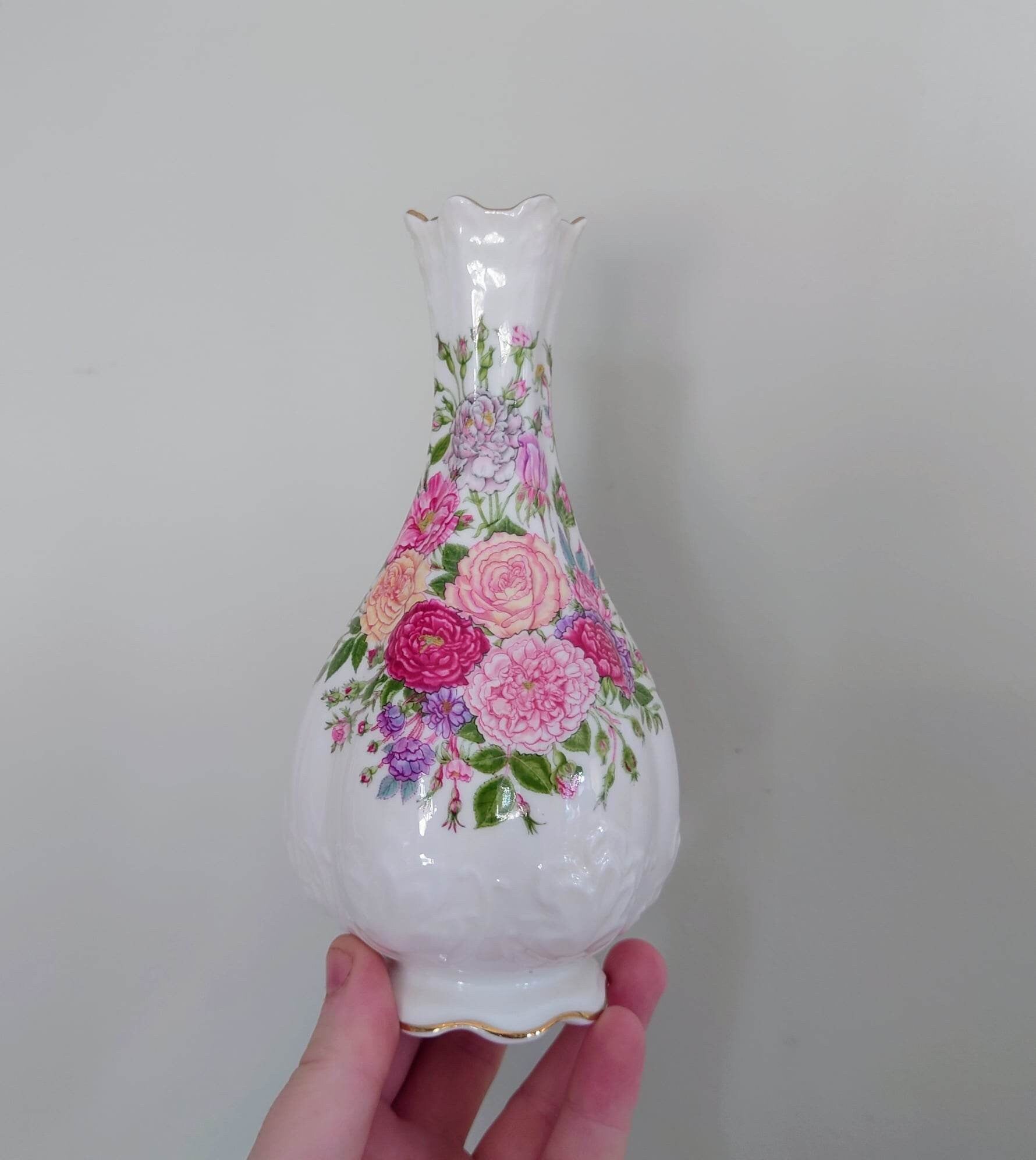 Rose Garden Aynsley Bud Vase Frill 15cm  Porcelain Made in England Rose Garden Collectable Vintage
