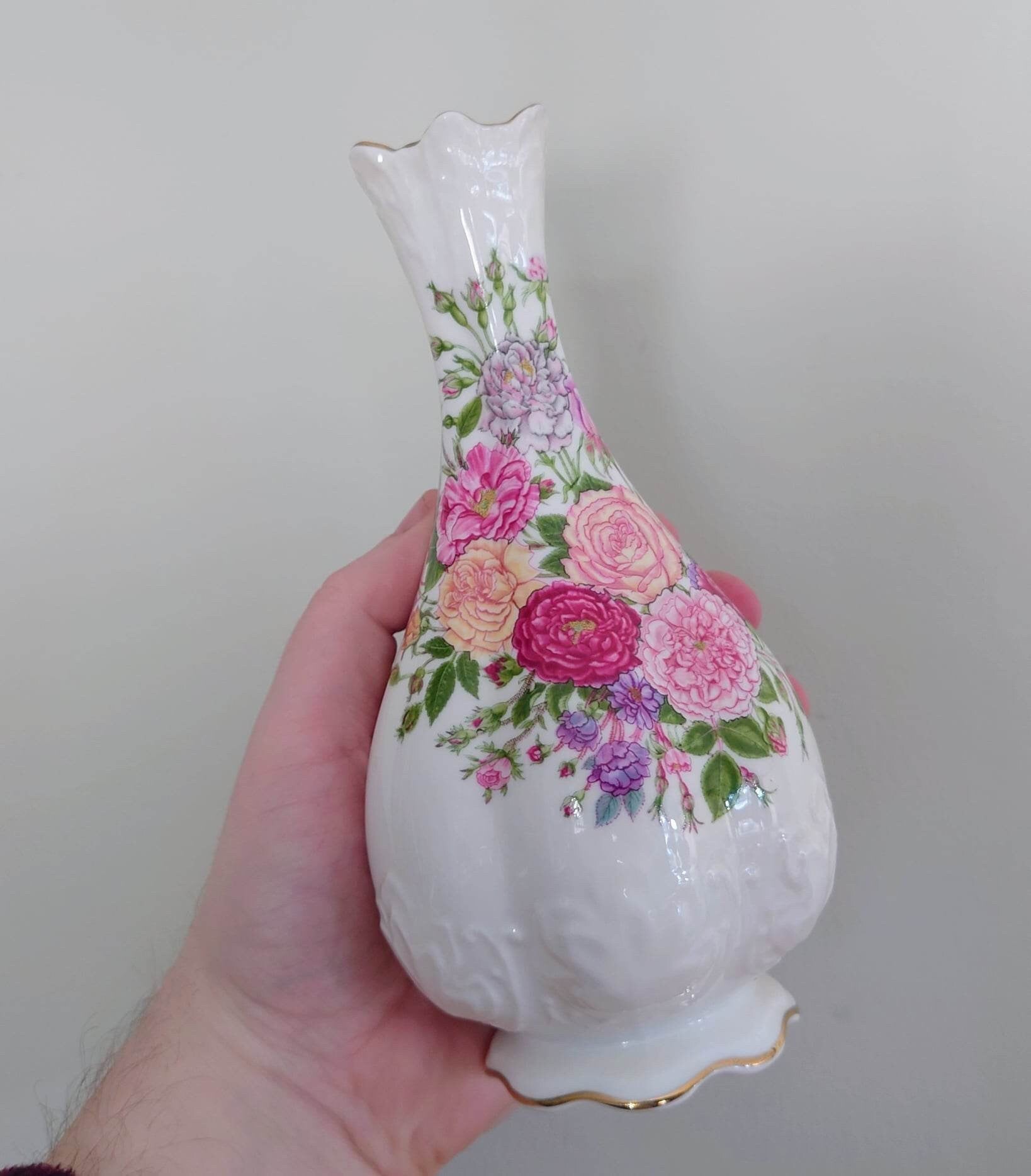 Rose Garden Aynsley Bud Vase Frill 15cm  Porcelain Made in England Rose Garden Collectable Vintage