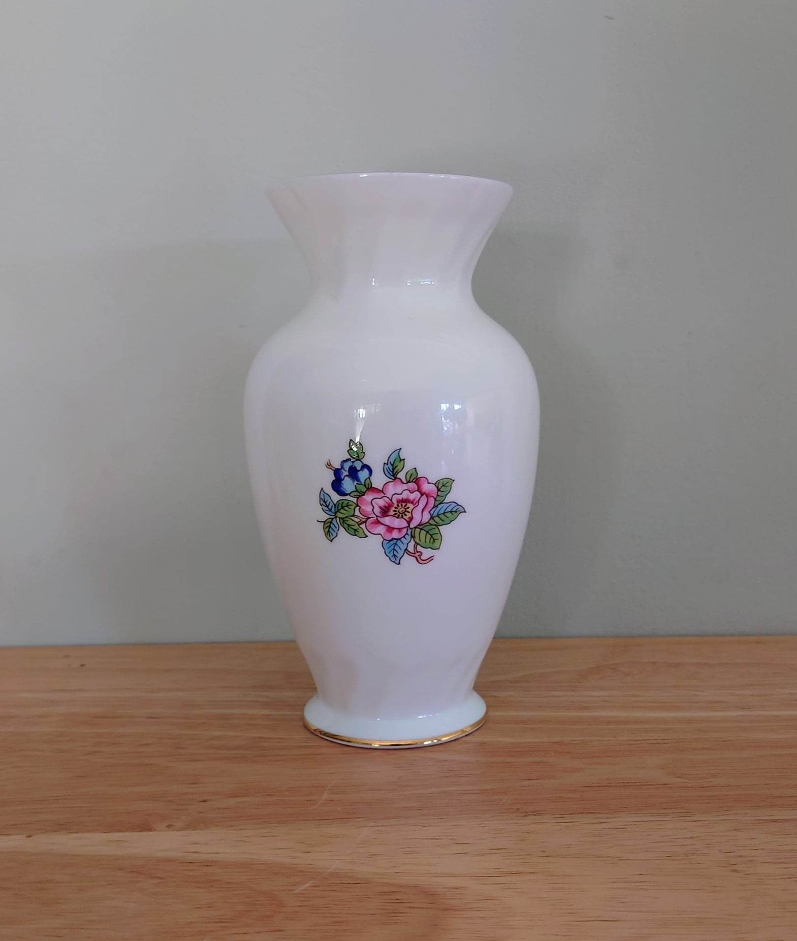 Aynsley Spiral Vase Pembroke  Fine Bone China Porcelain Made in England Pembroke Pattern Collectable Vintage
