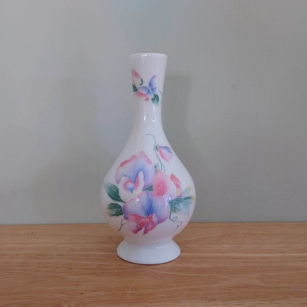Little Sweetheart Aynsley Bud Vase Globe Porcelain Made in England Little Sweetheart Pattern Collectable Vintage