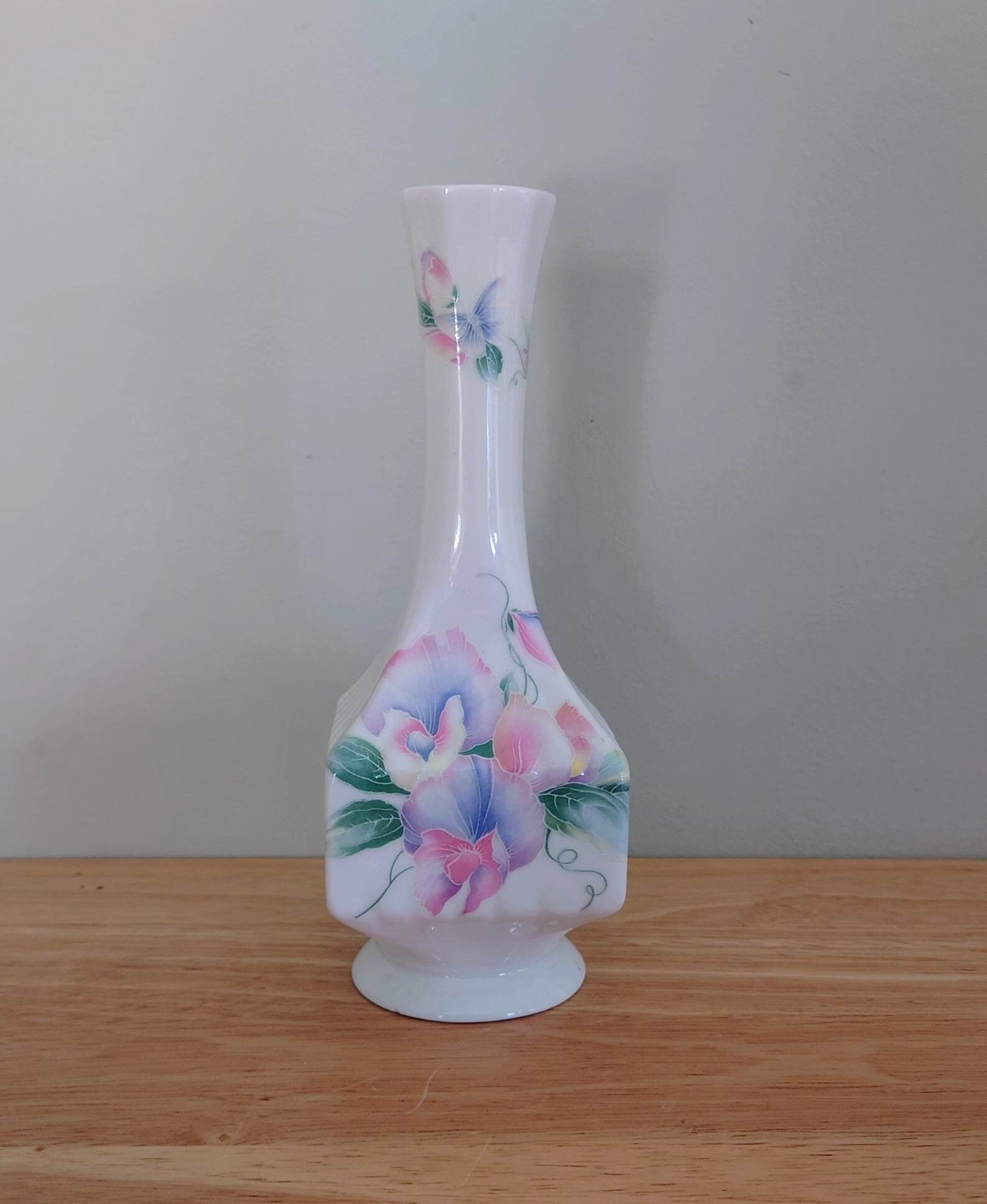 Little Sweetheart Aynsley Bud Vase Vase Porcelain Made in England Little Sweetheart Pattern Collectable Vintage
